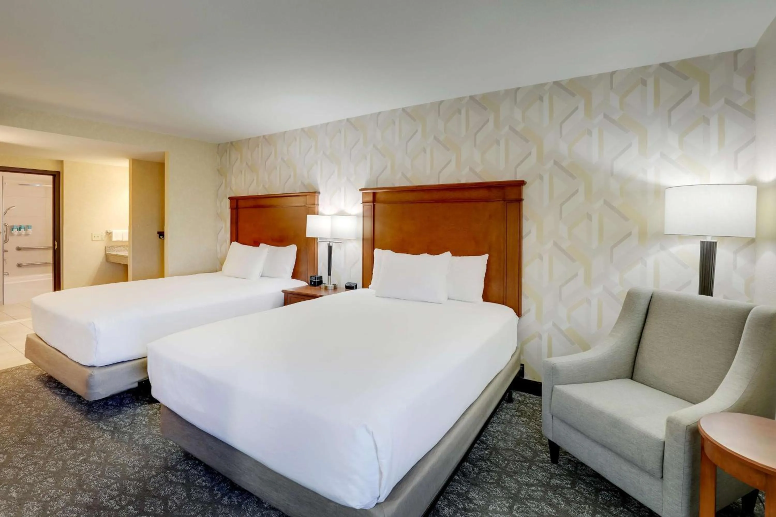 Bedroom, Bed in Drury Inn & Suites Charlotte University Place