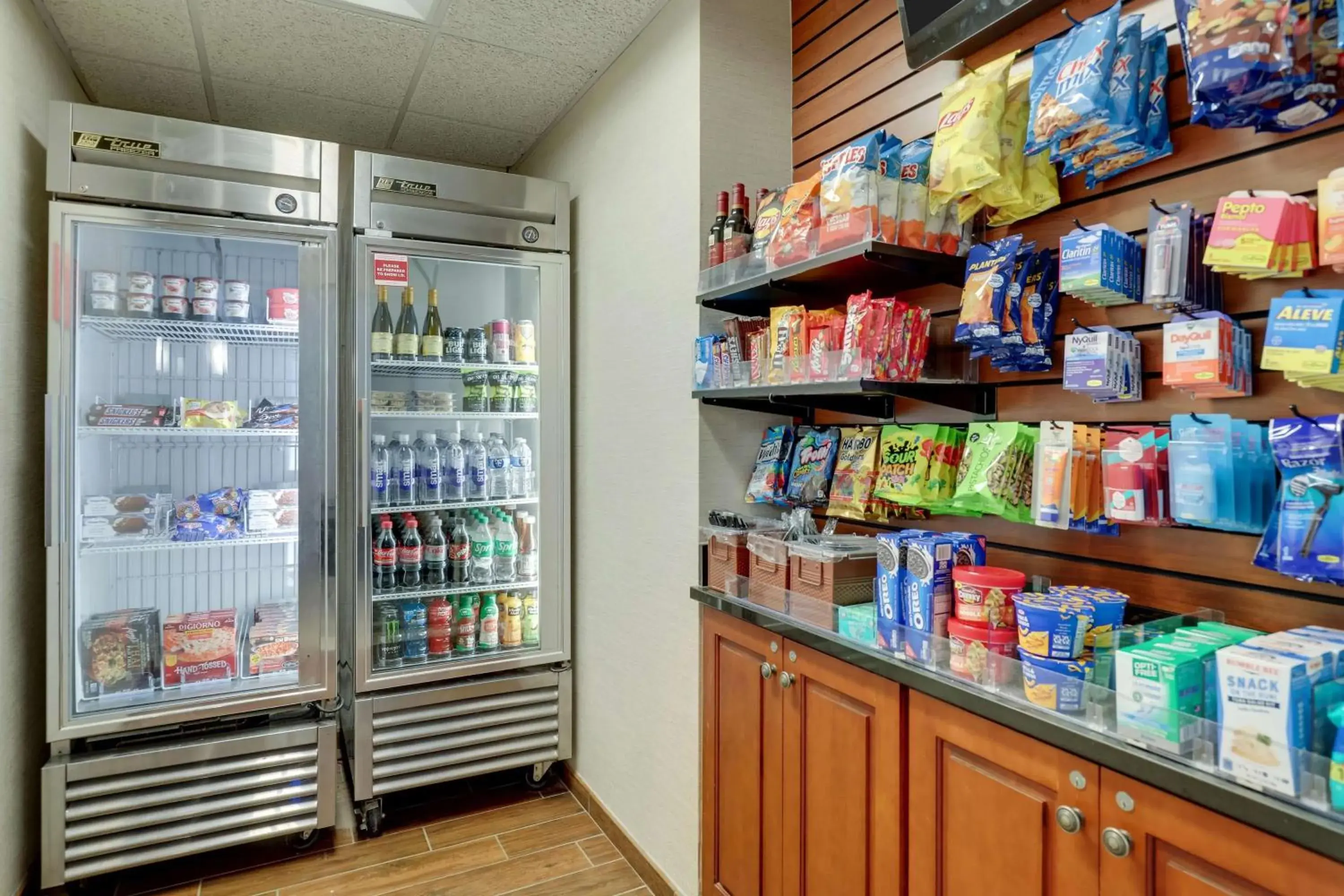 Property building in Drury Inn & Suites Charlotte University Place Property building in Drury Inn & Suites Charlotte University Place