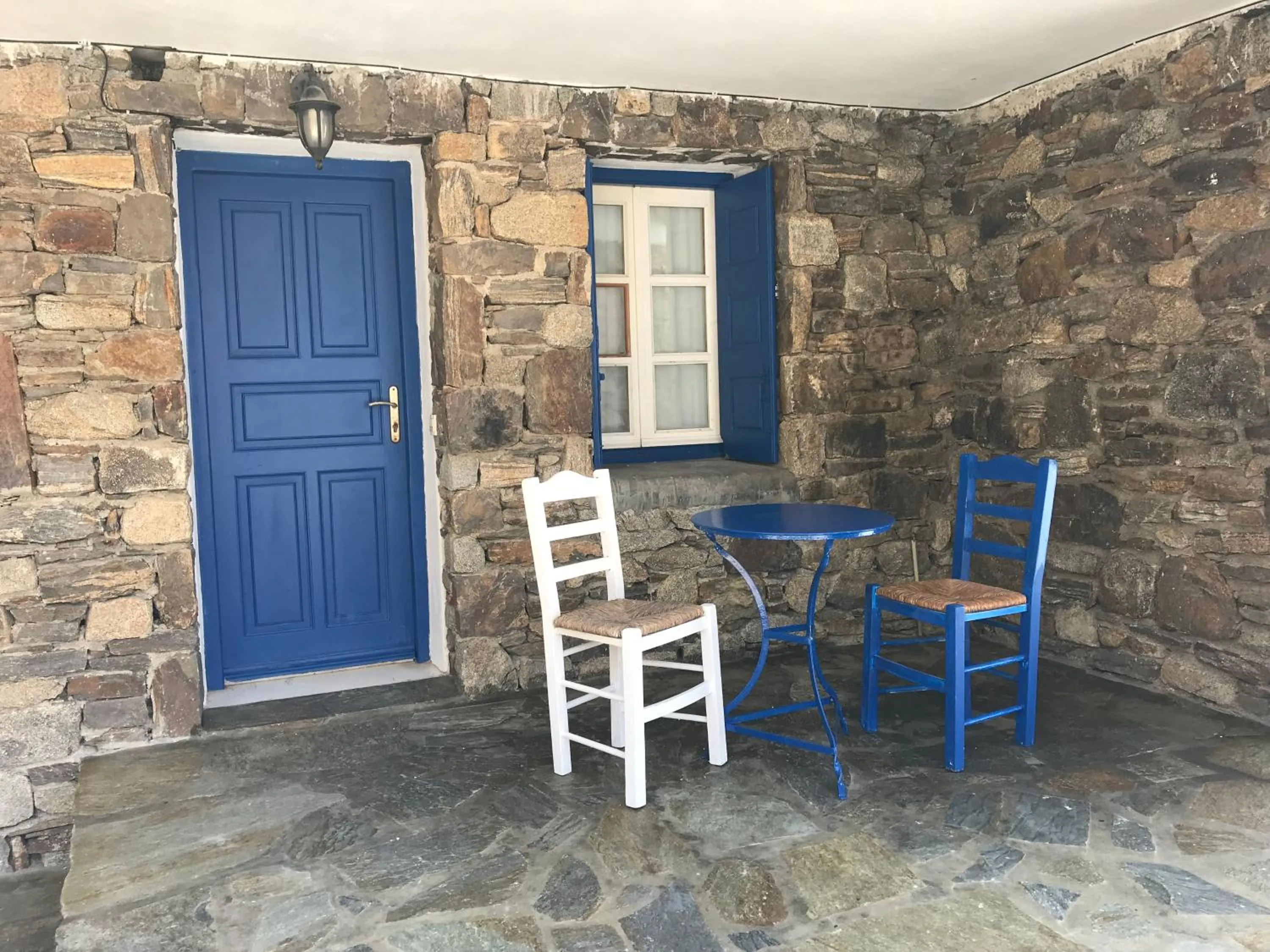 The Corfos Hills House