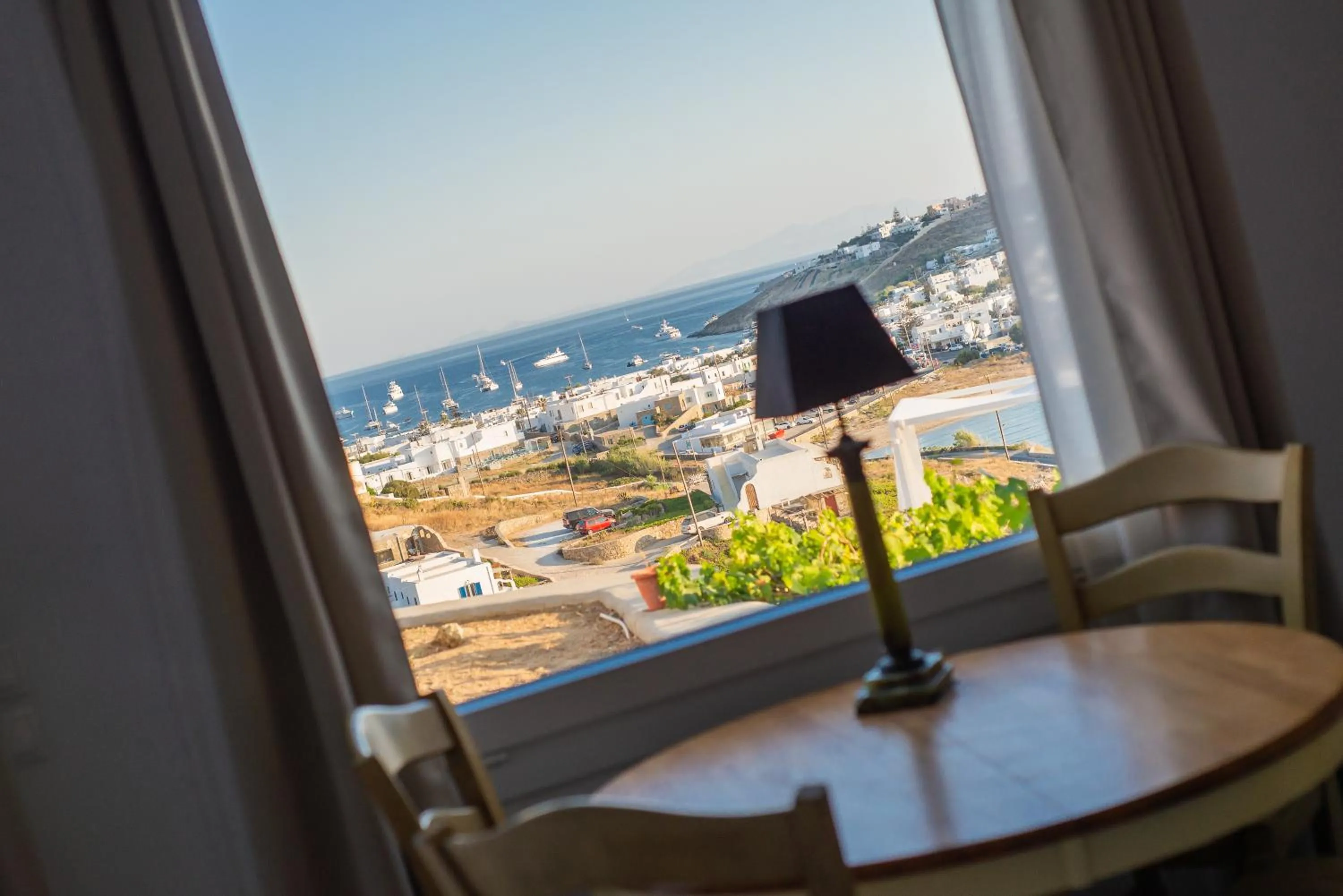 The Corfos Hills House