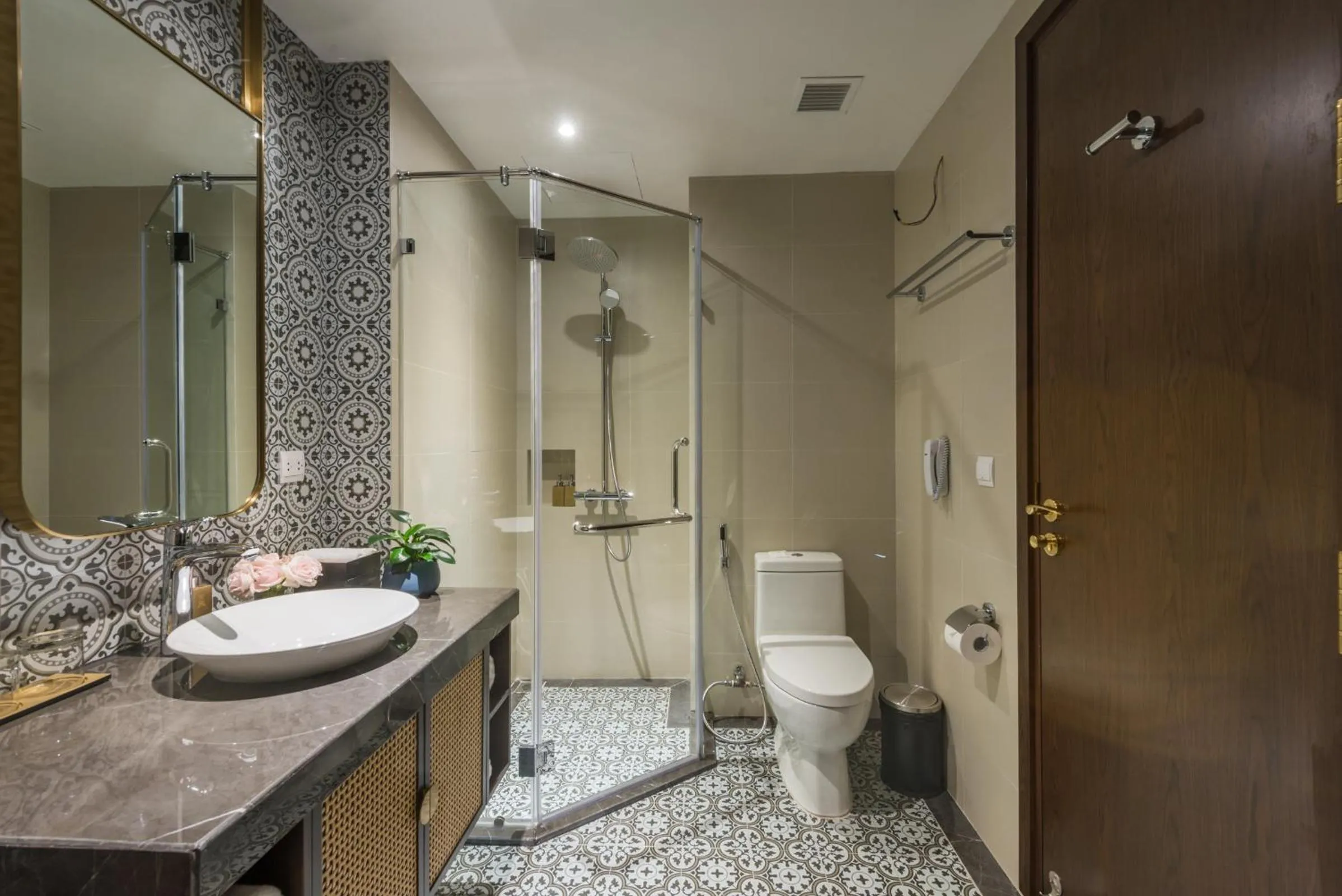 Toilet in KK Sapa Hotel