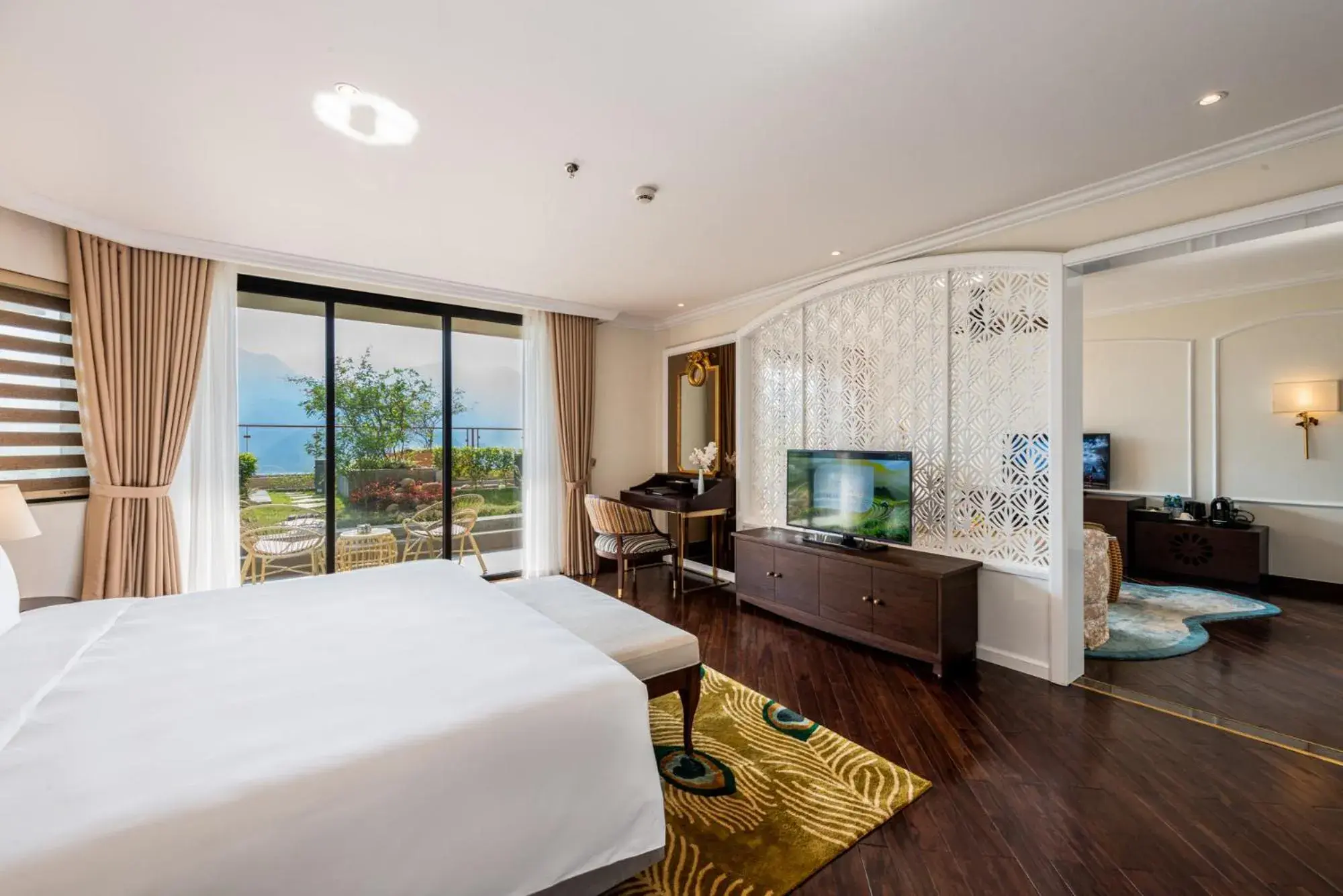 Bathroom, Bed in KK Sapa Hotel Bathroom, Bed in KK Sapa Hotel