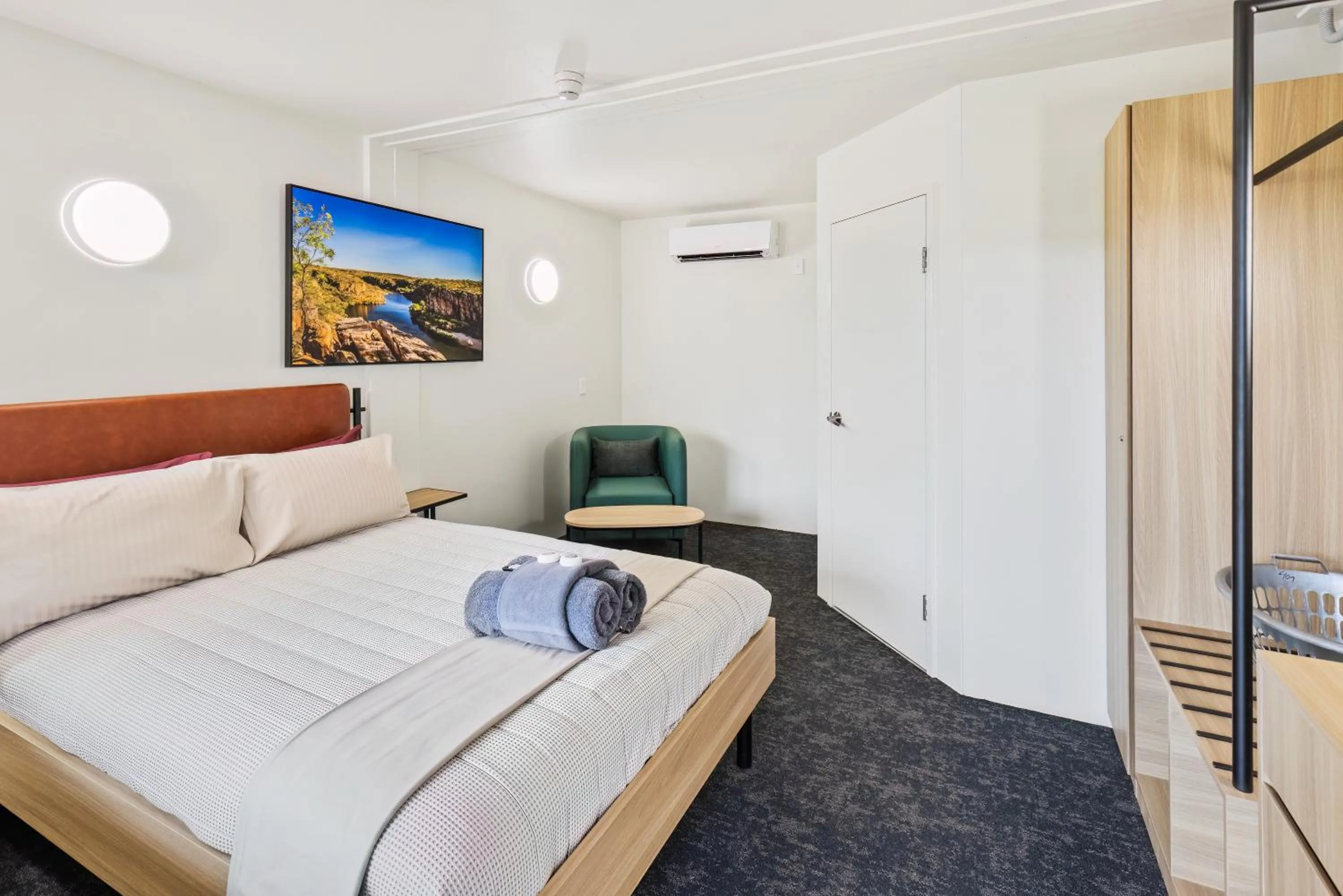 Bed in Victoria Village