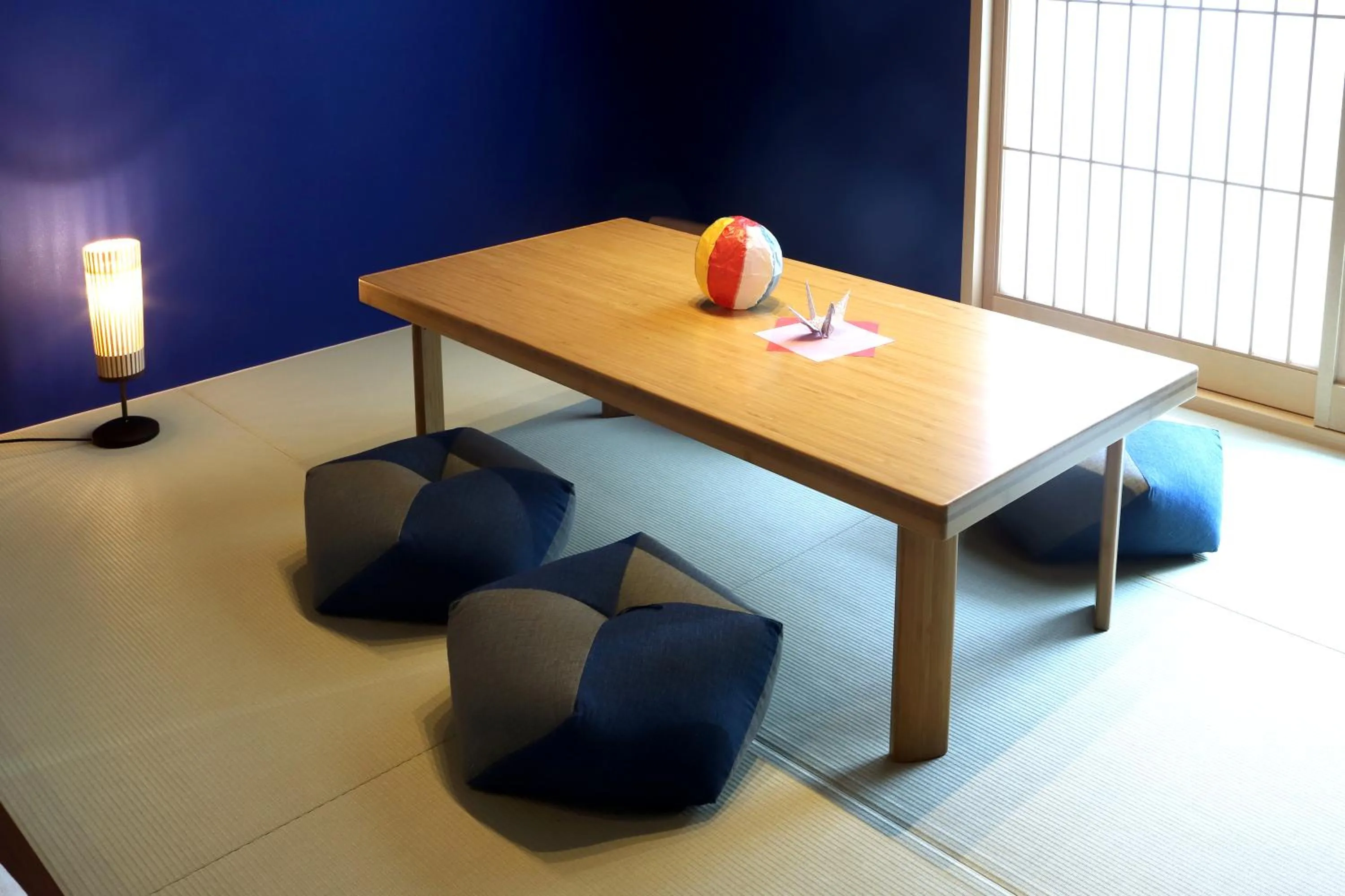 Photo of the whole room in Hanaakari