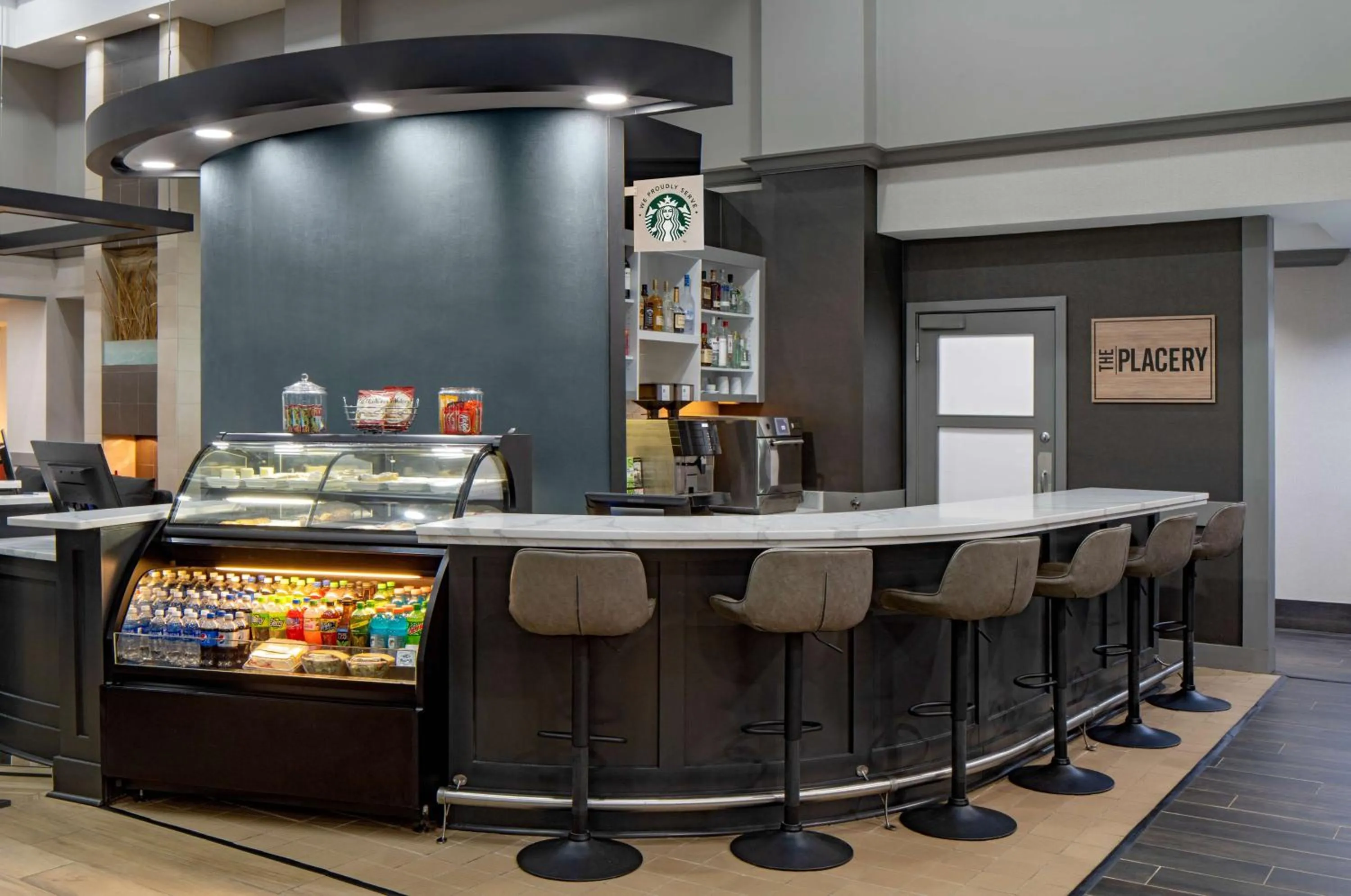 Lounge or bar in Hyatt Place Fair Lawn Paramus