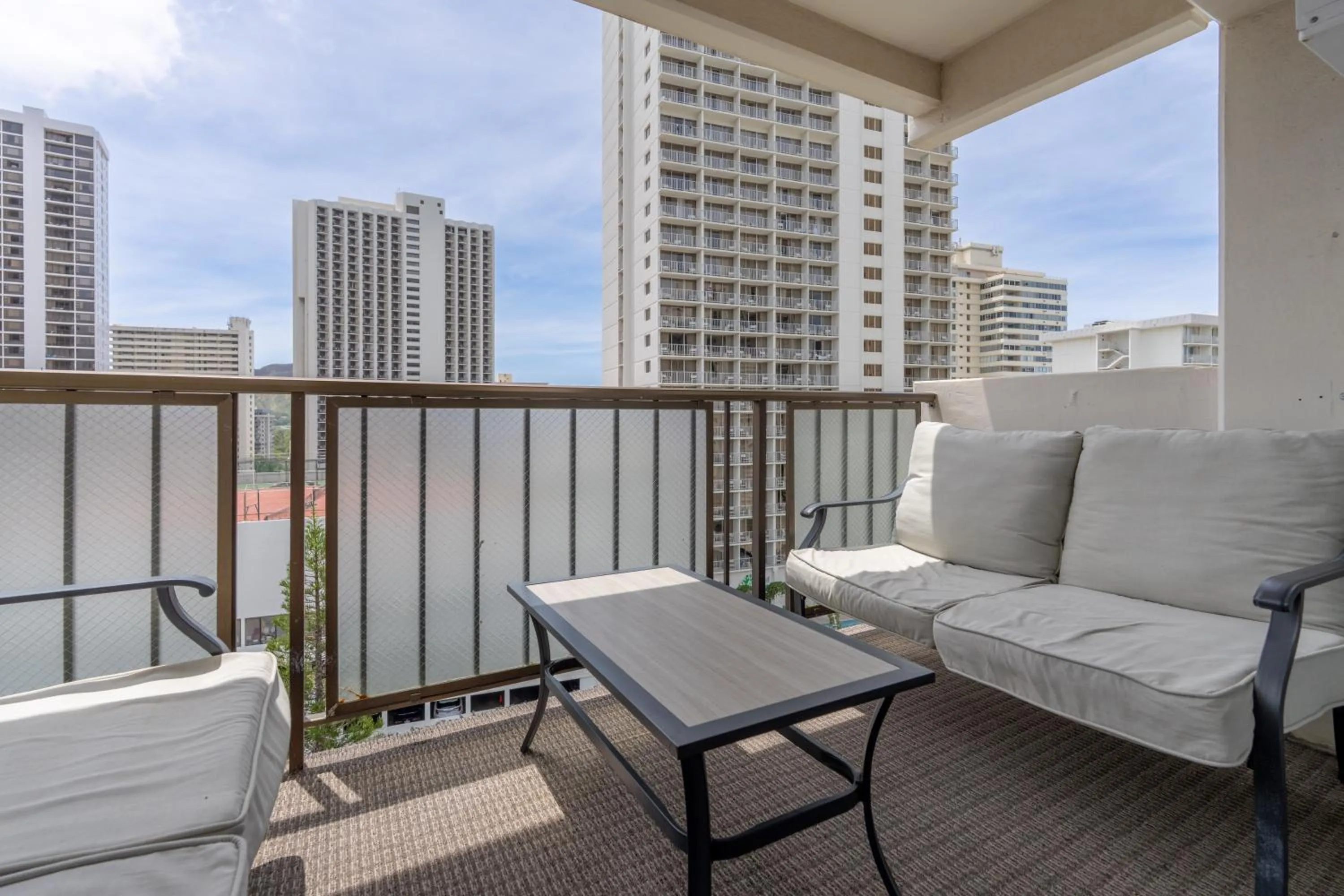 Ocean View from Lanais-2 Blocks to Waikiki Beach