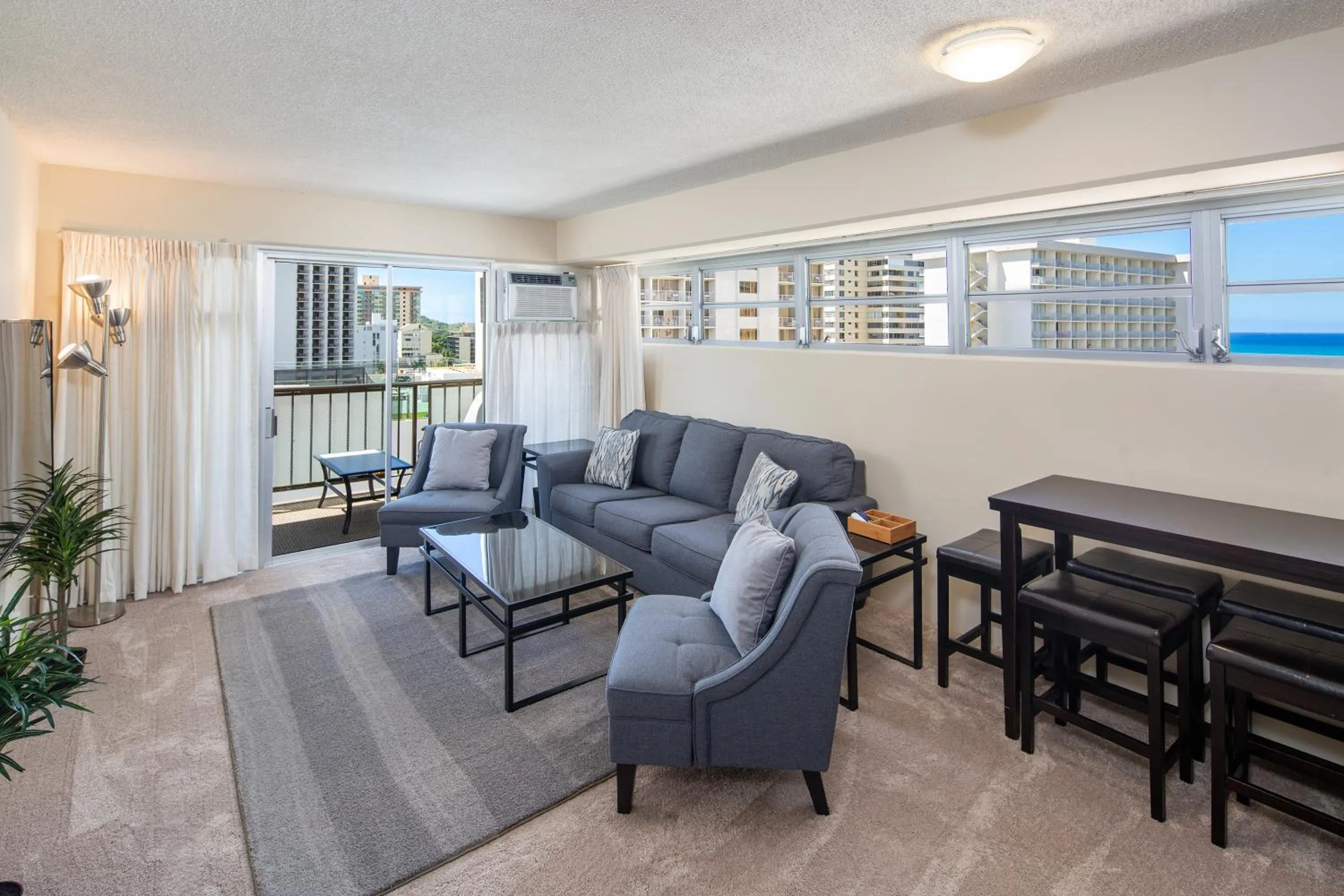 Living room in Ocean View from Lanais-2 Blocks to Waikiki Beach