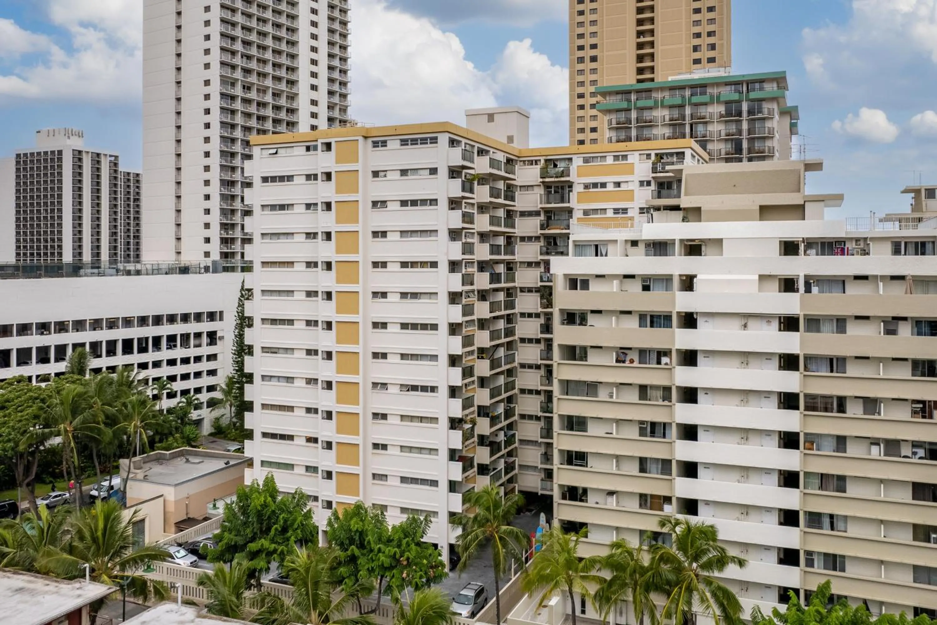 Ocean View from Lanais-2 Blocks to Waikiki Beach