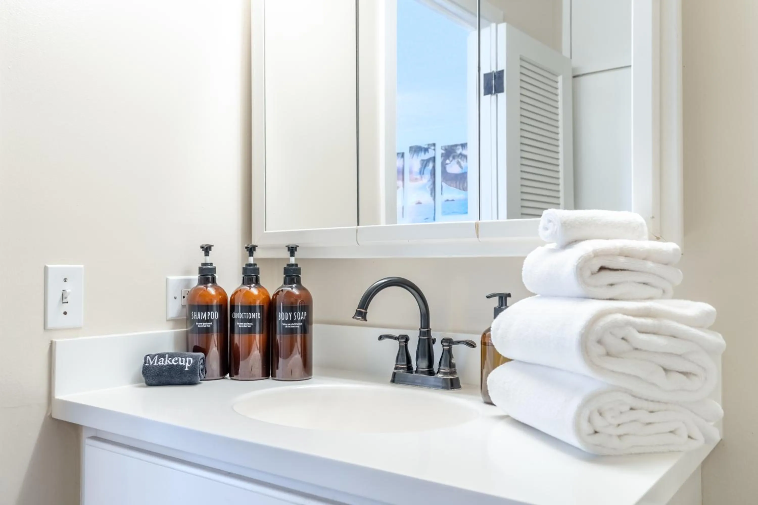 Ocean View from Lanais-2 Blocks to Waikiki Beach