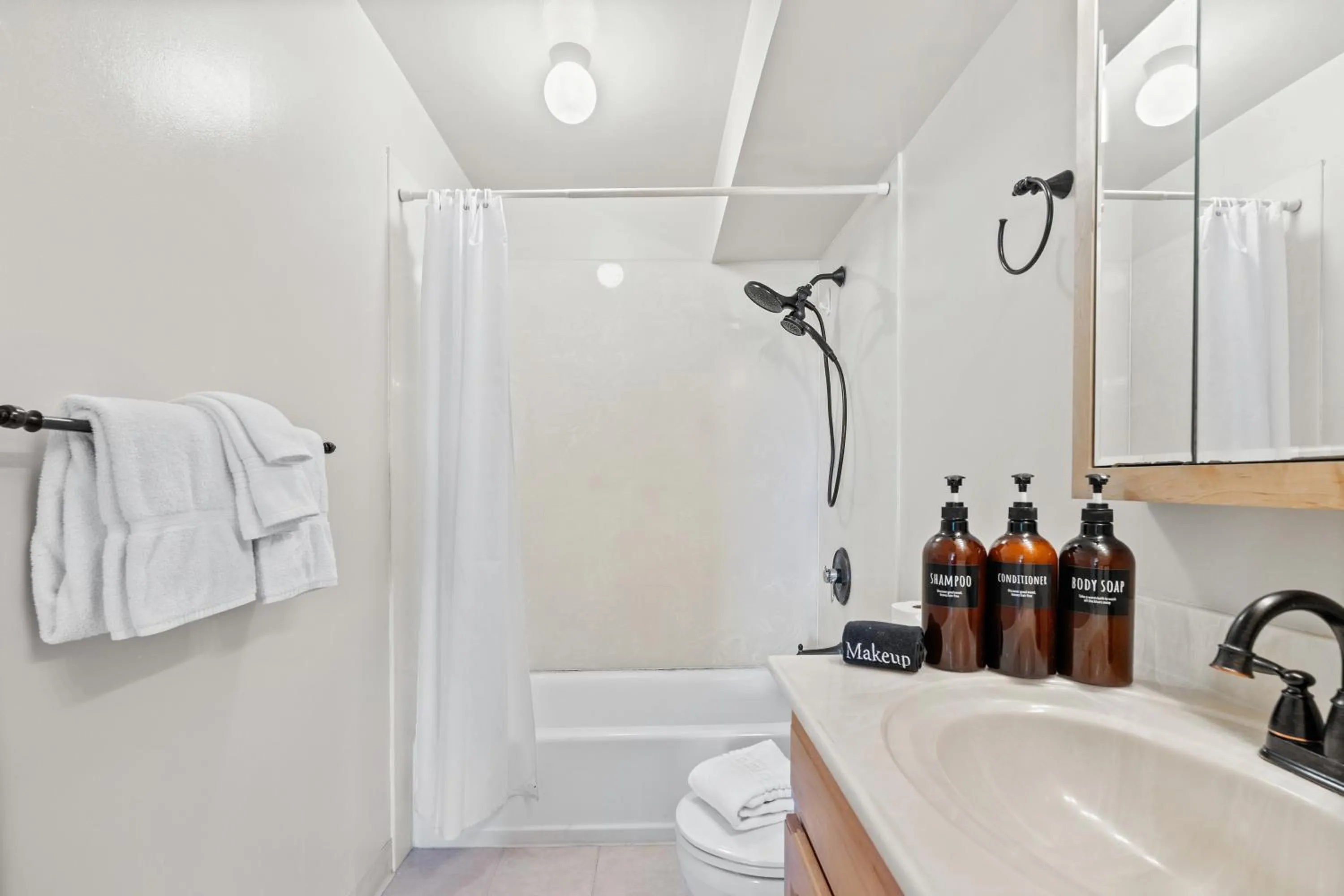 Ocean View from Lanais-2 Blocks to Waikiki Beach