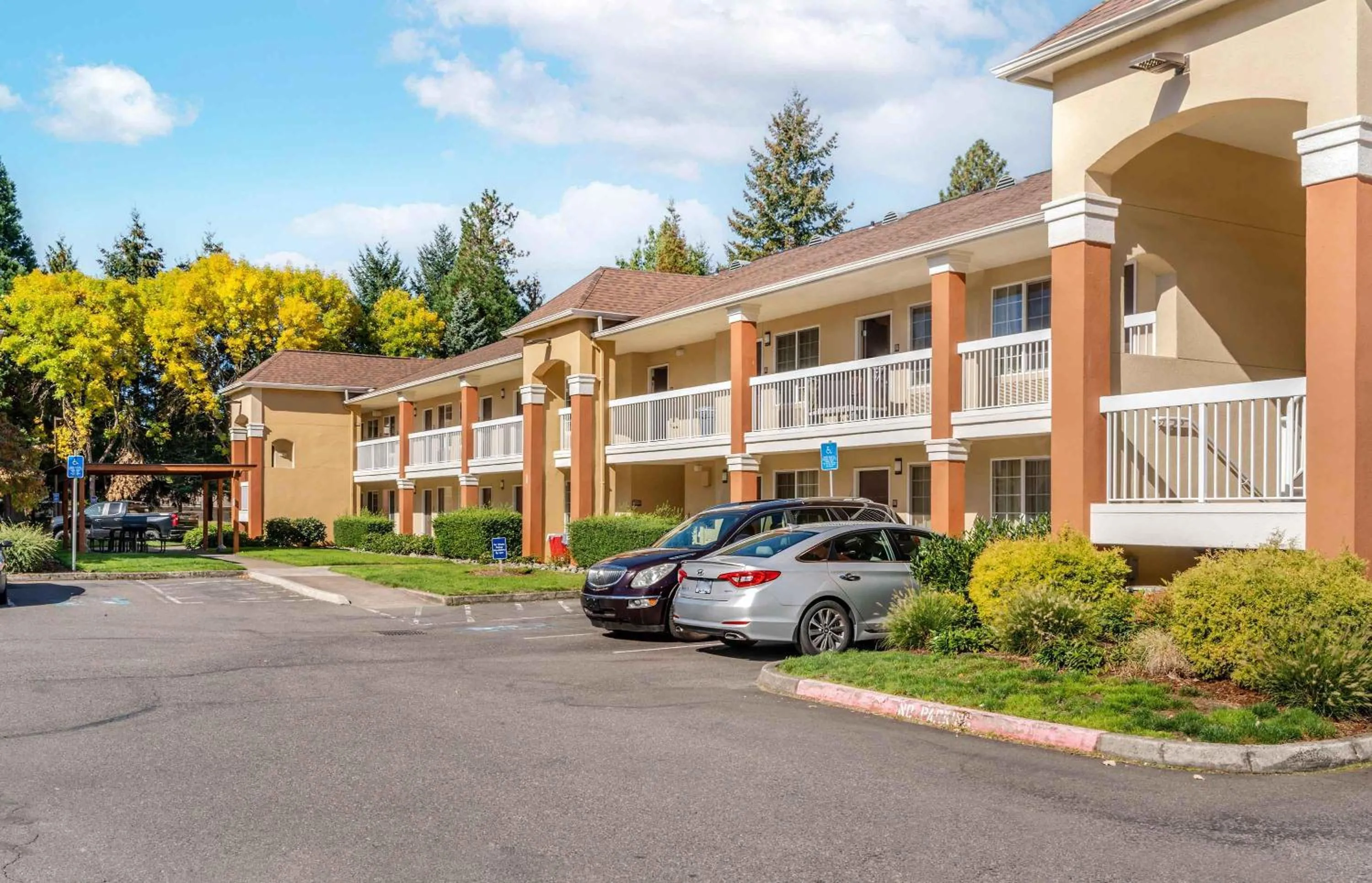 Property building in Extended Stay America Suites - Portland - Beaverton