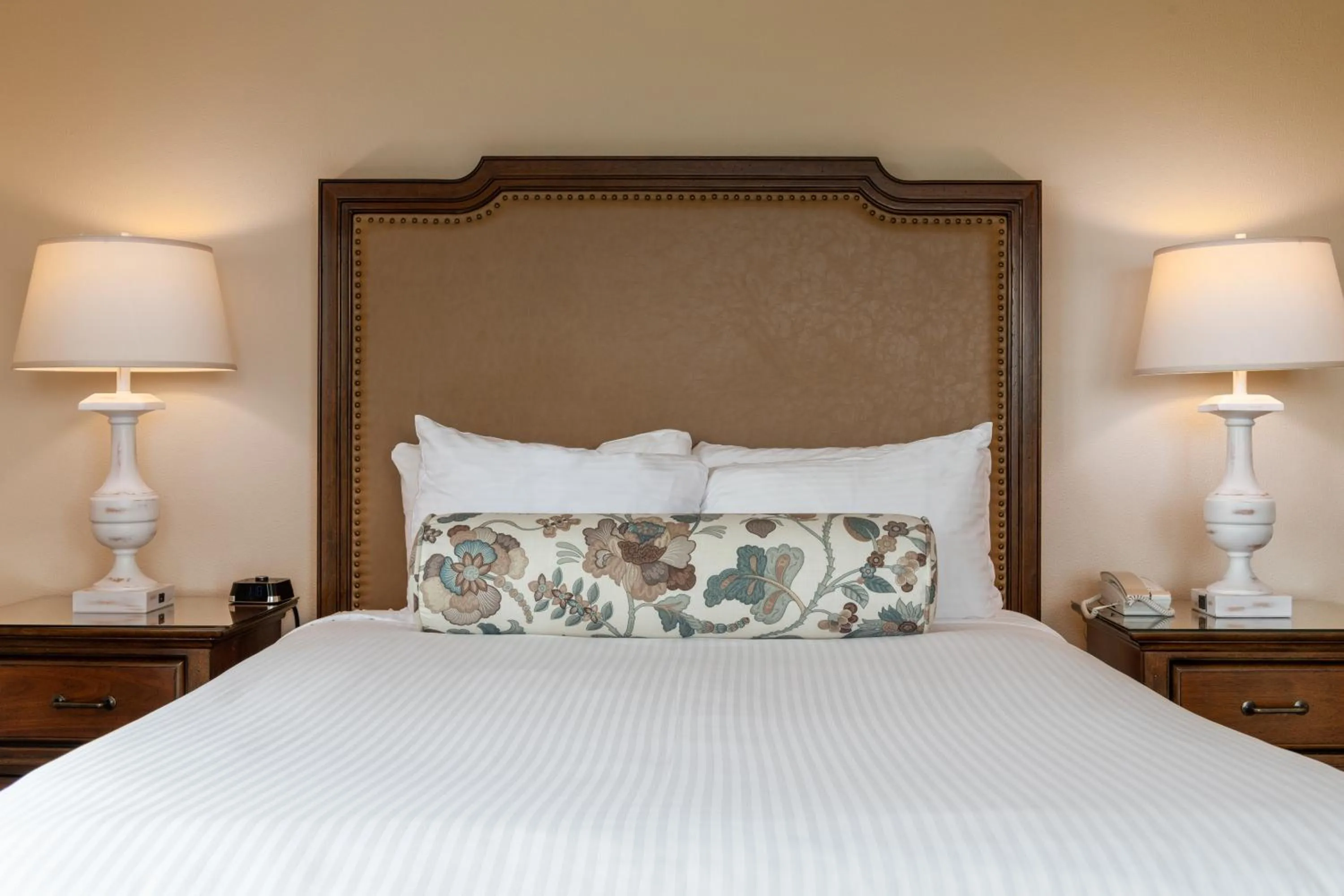 Bed in Mountain View Grand Resort & Spa