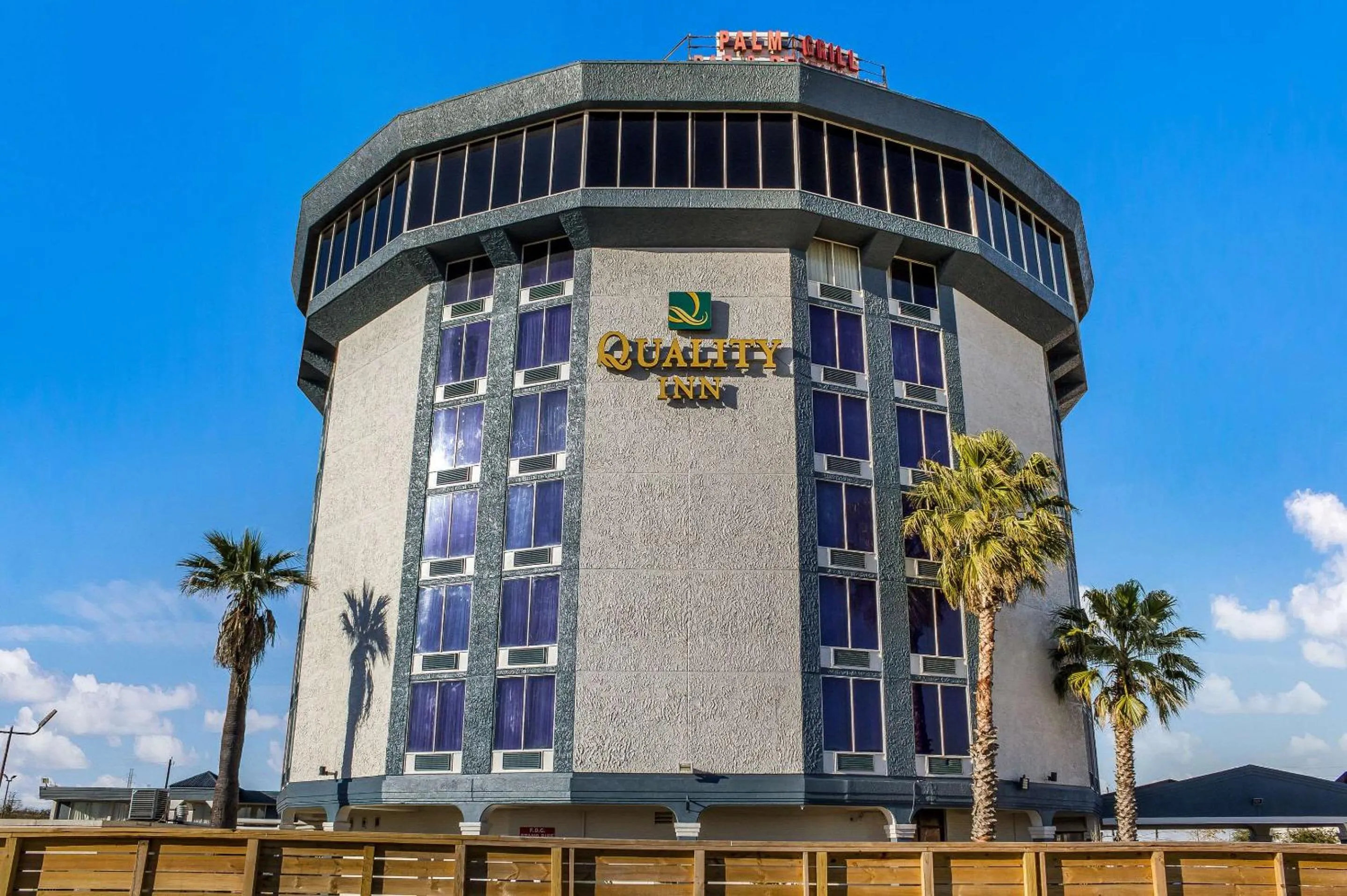 Property building in Quality Inn Pasadena - Houston East