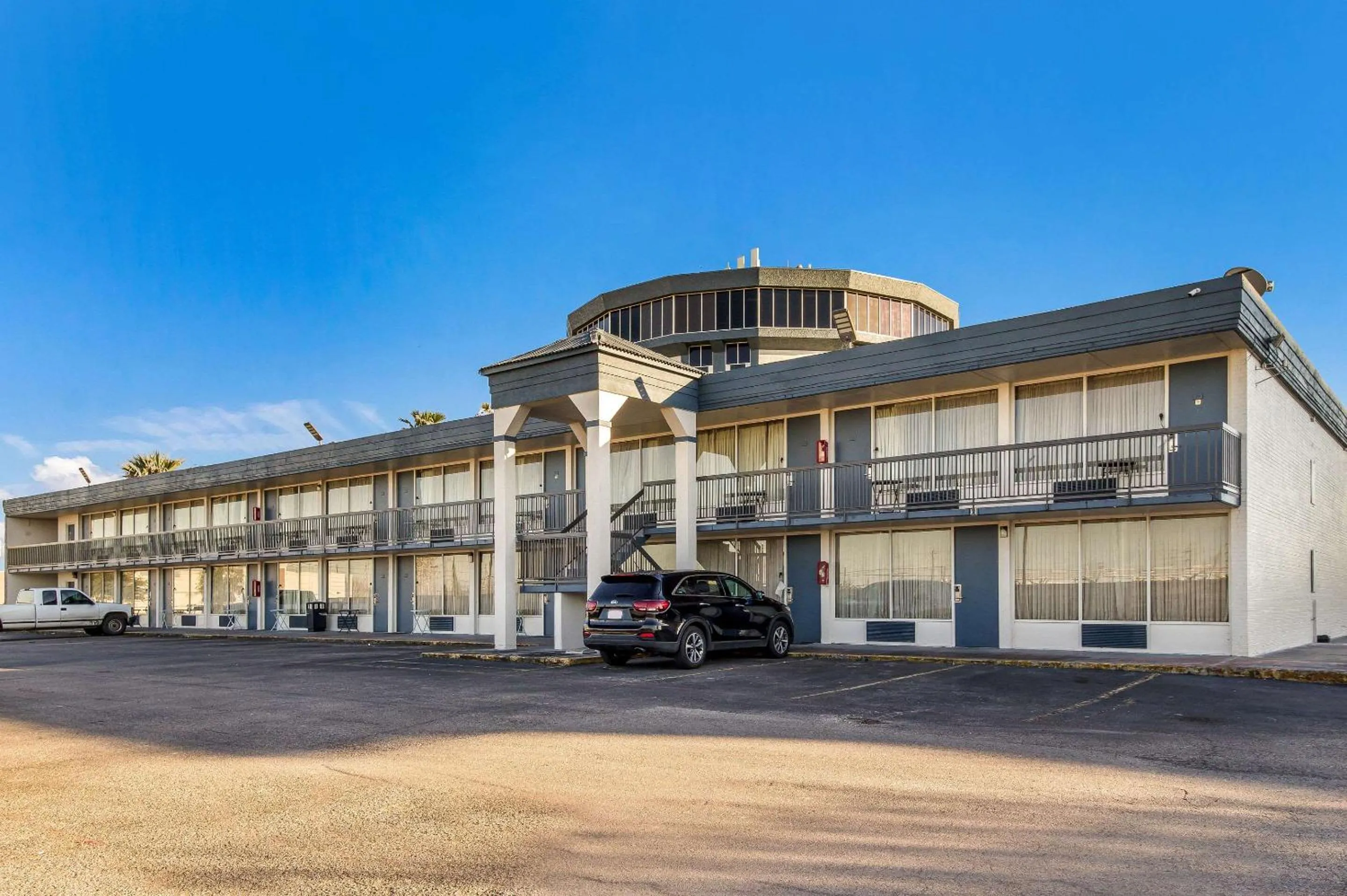 Property building in Quality Inn Pasadena - Houston East