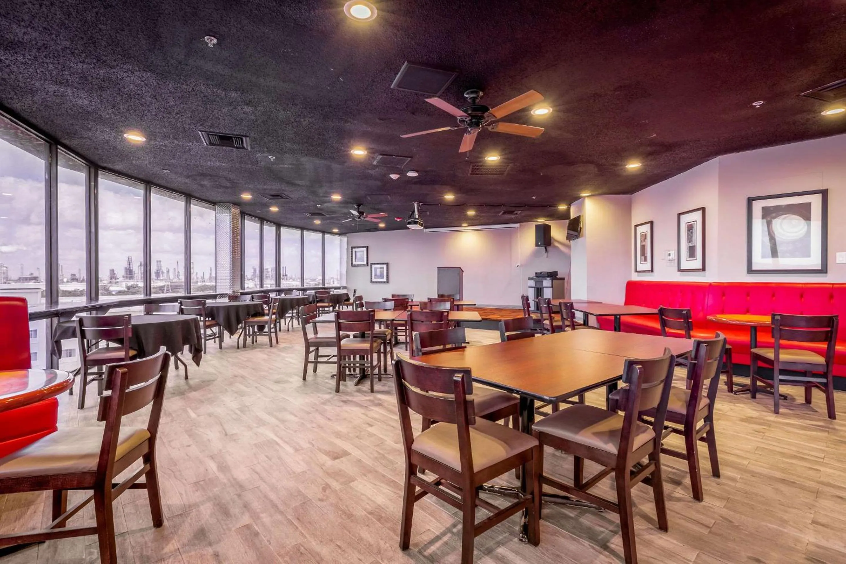 Restaurant/places to eat in Quality Inn Pasadena - Houston East