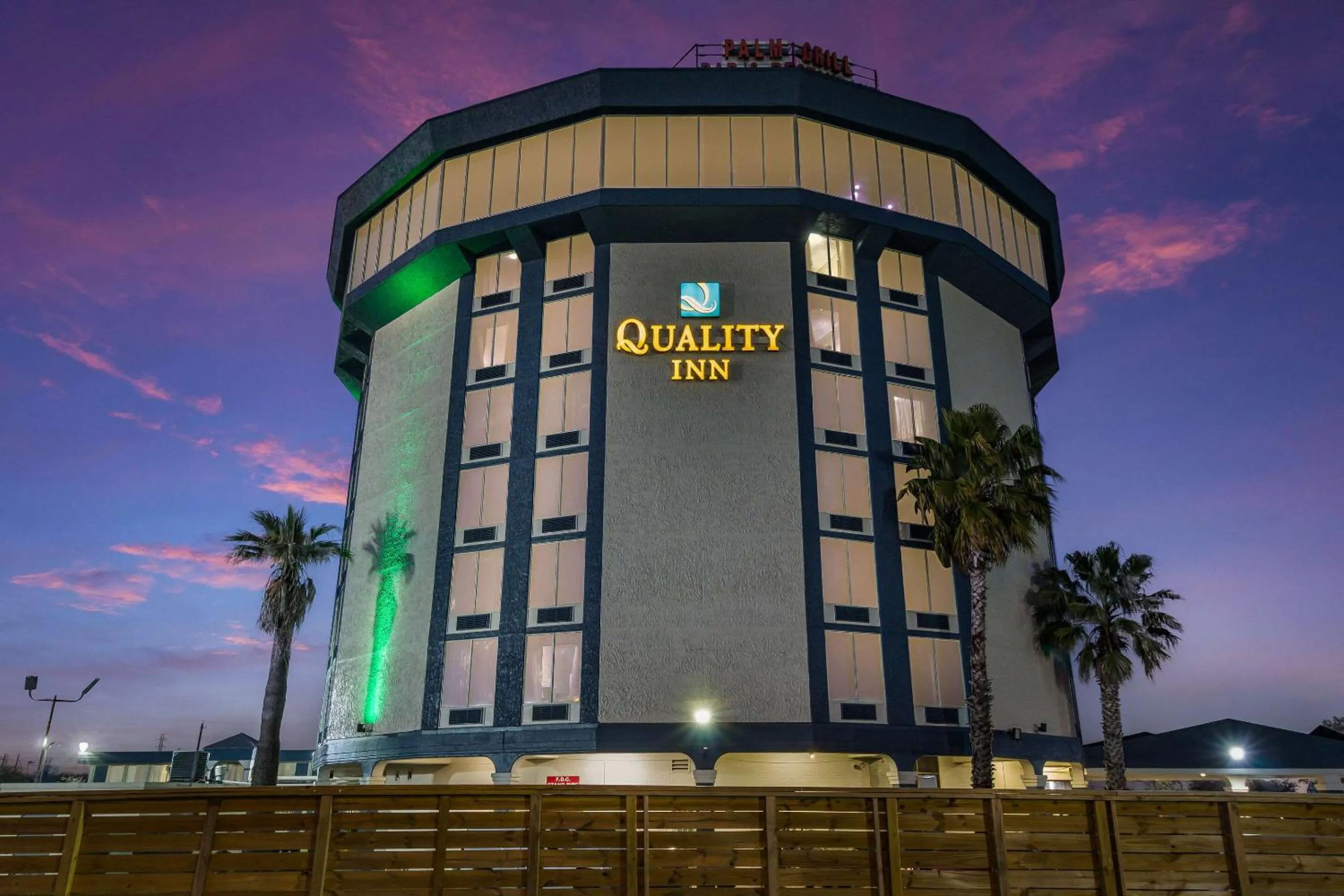 Property building in Quality Inn Pasadena - Houston East