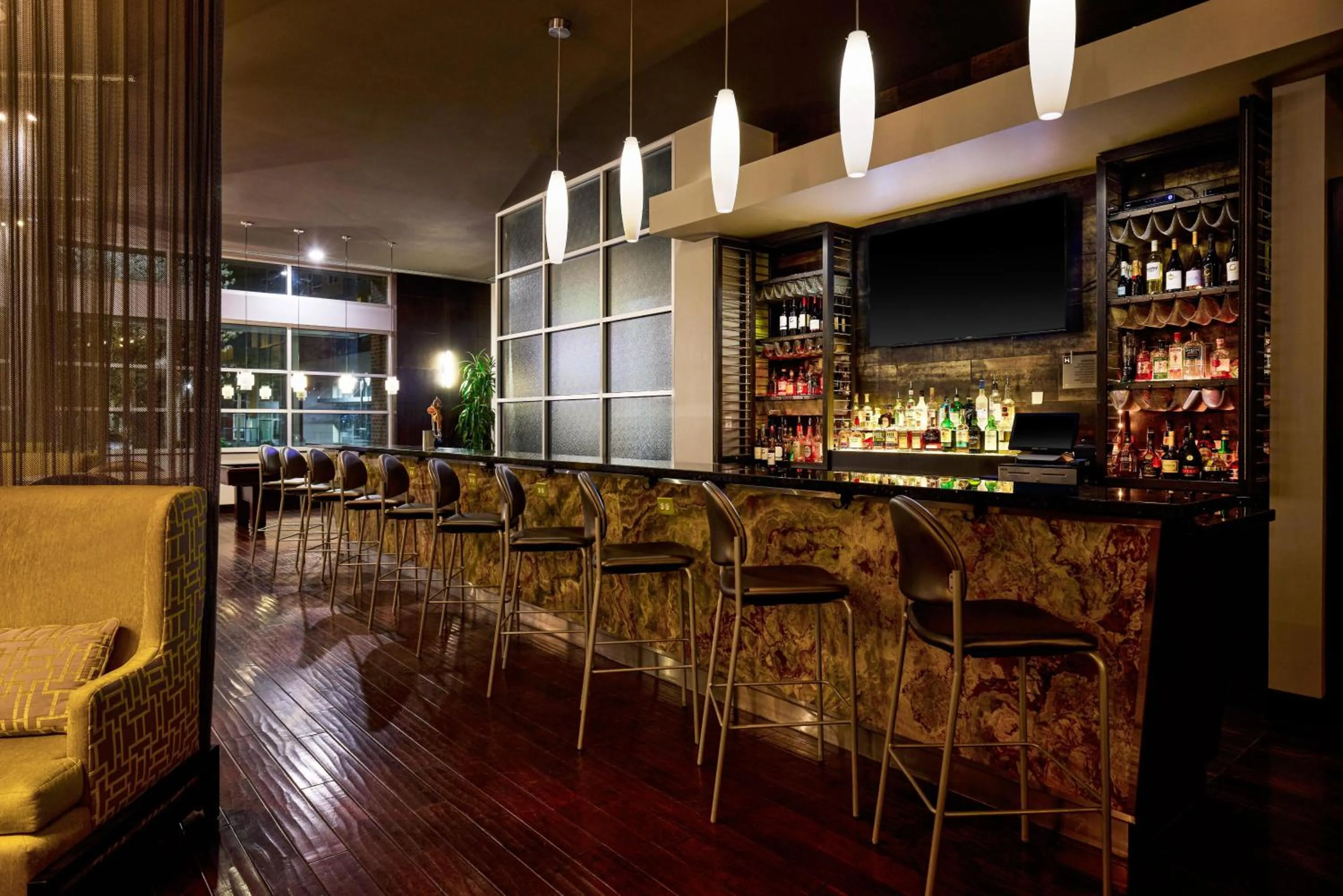 Lounge or bar in Hyatt House Seattle/Redmond