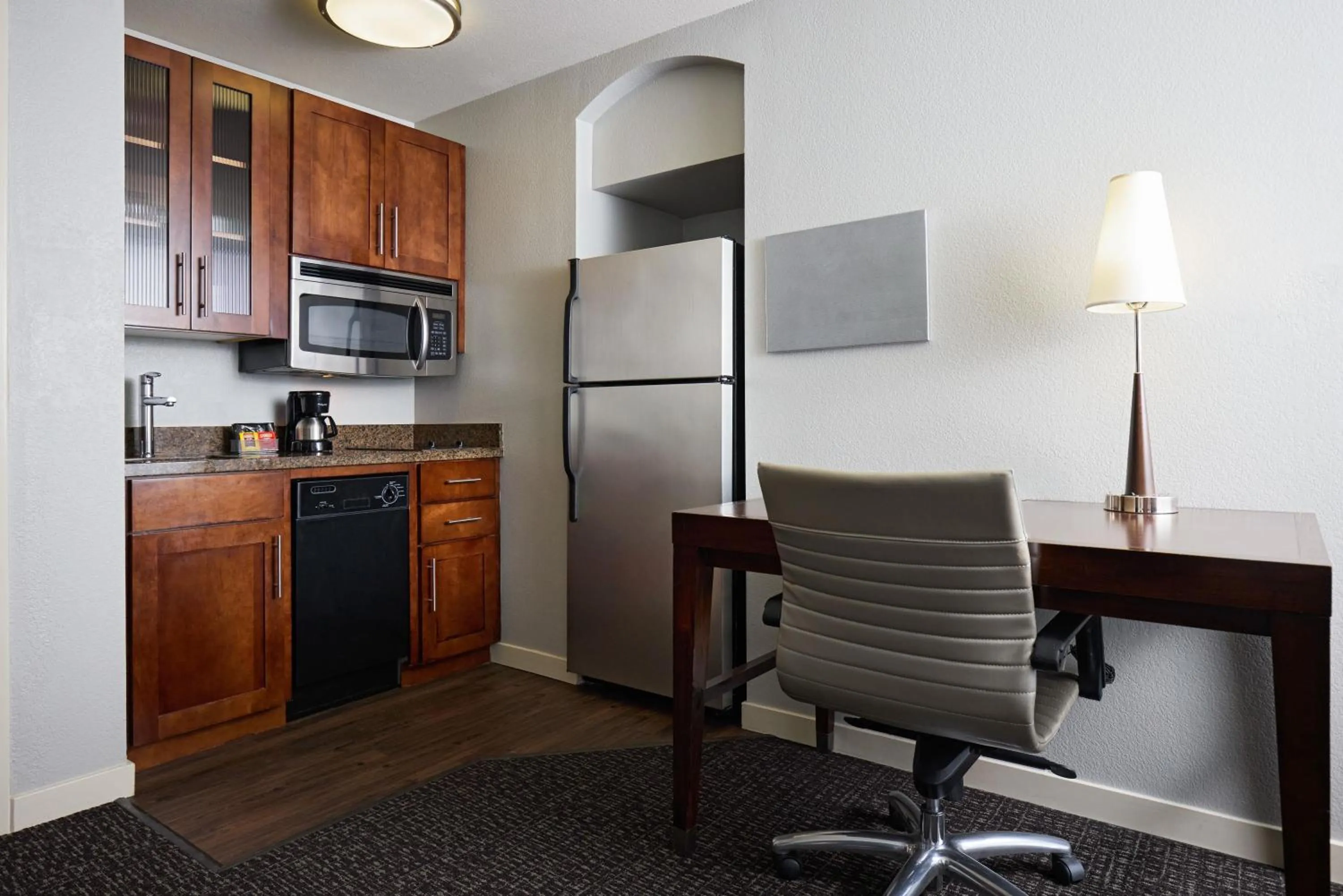 Kitchen or kitchenette in Hyatt House Seattle/Redmond