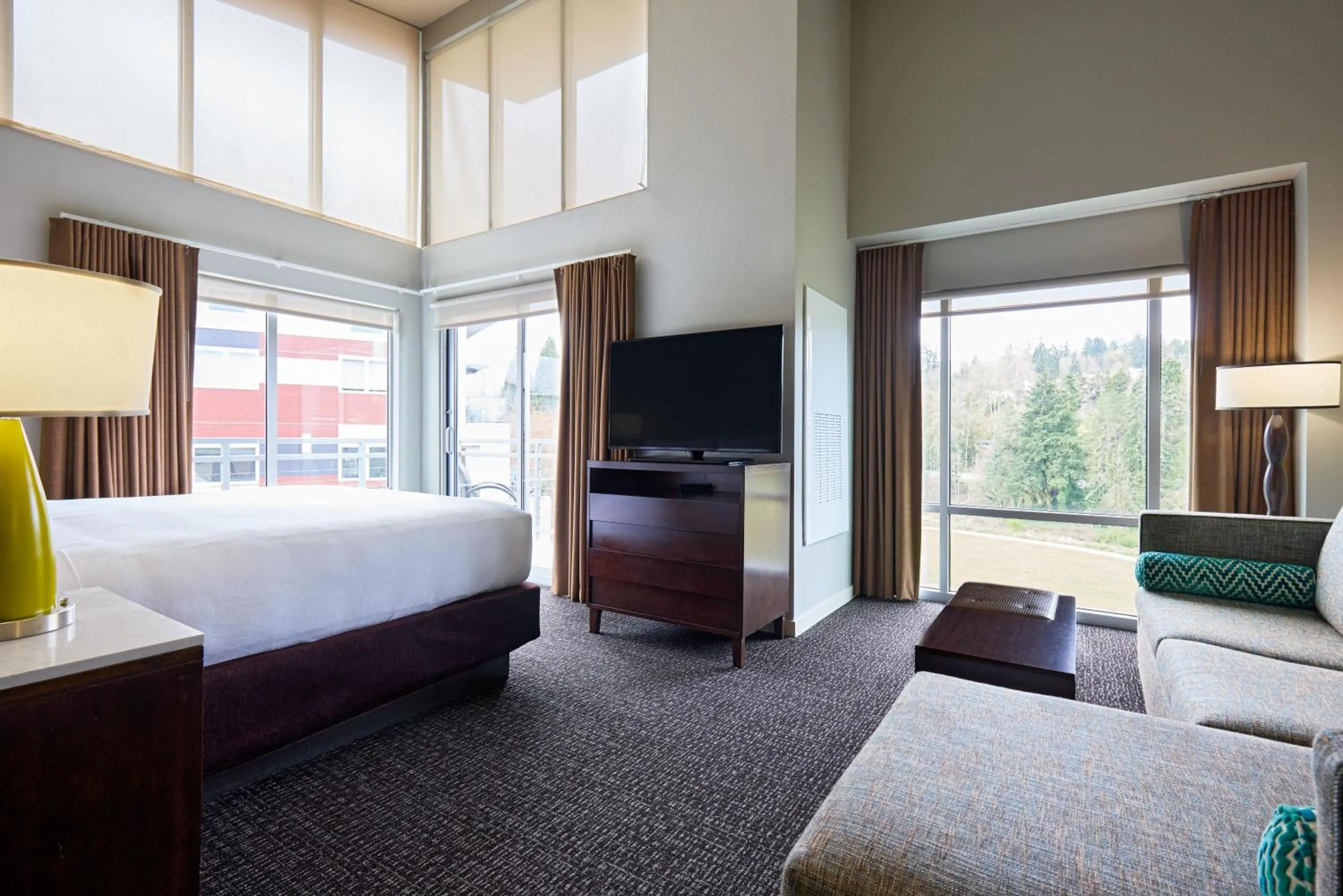 Photo of the whole room, Bed in Hyatt House Seattle/Redmond