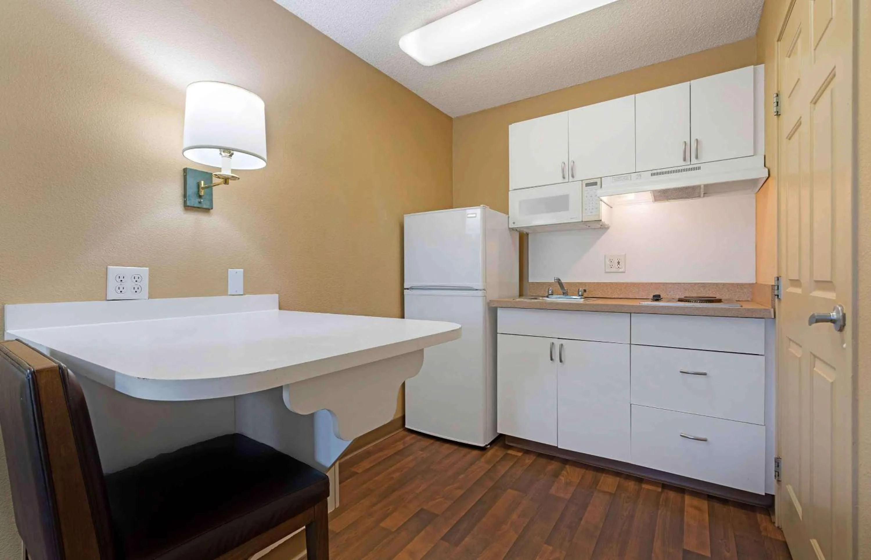 Kitchen or kitchenette in Extended Stay America Suites - Sacramento - South Natomas