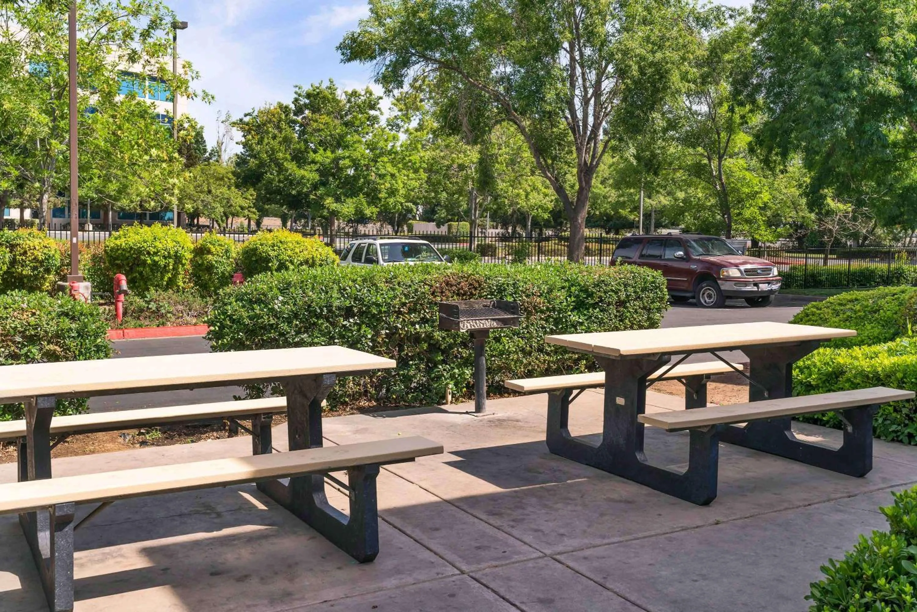 Property building in Extended Stay America Suites - Sacramento - South Natomas