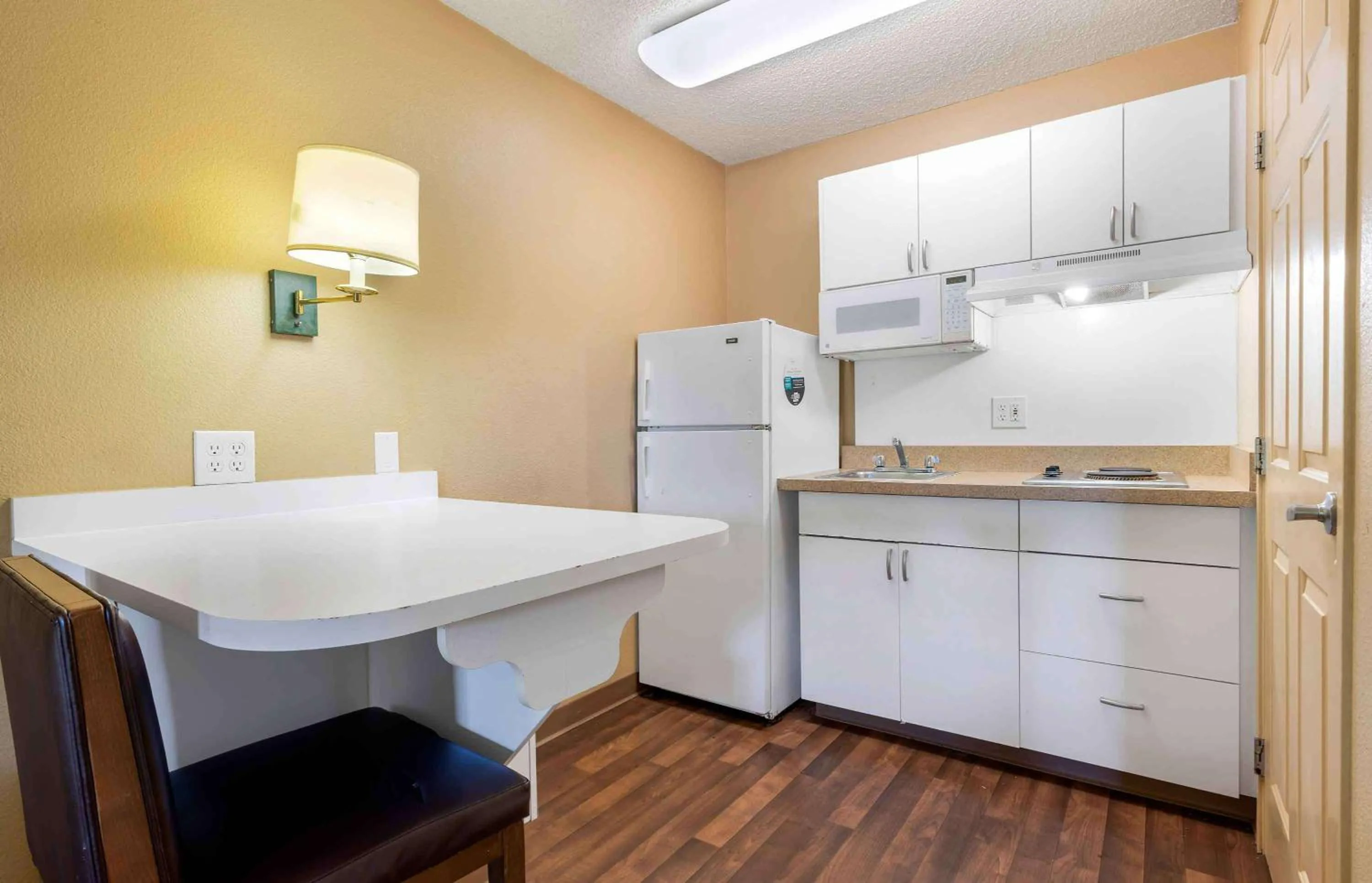 Kitchen or kitchenette in Extended Stay America Suites - Sacramento - South Natomas