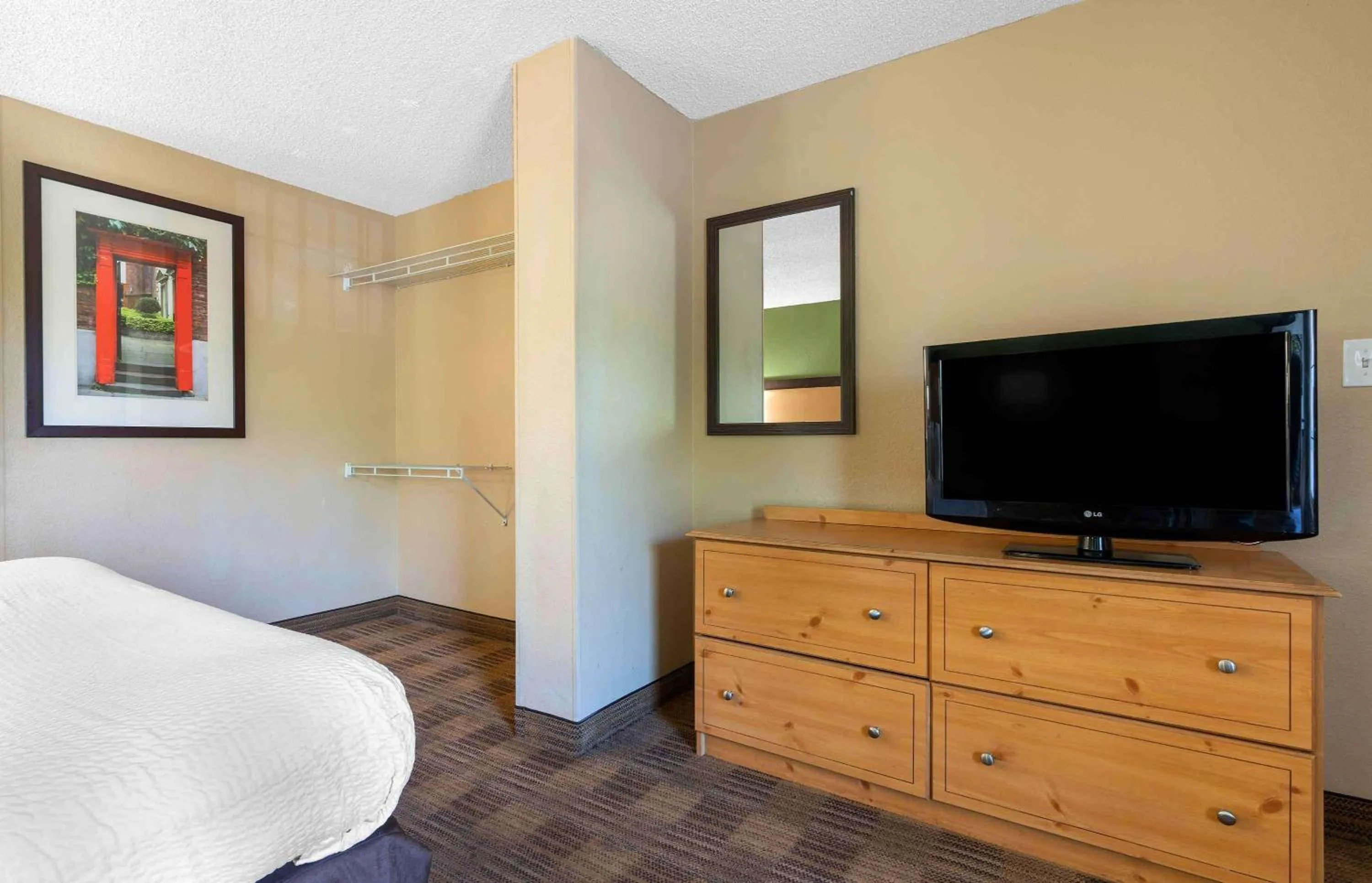 Bedroom in Extended Stay America Suites - Sacramento - South Natomas