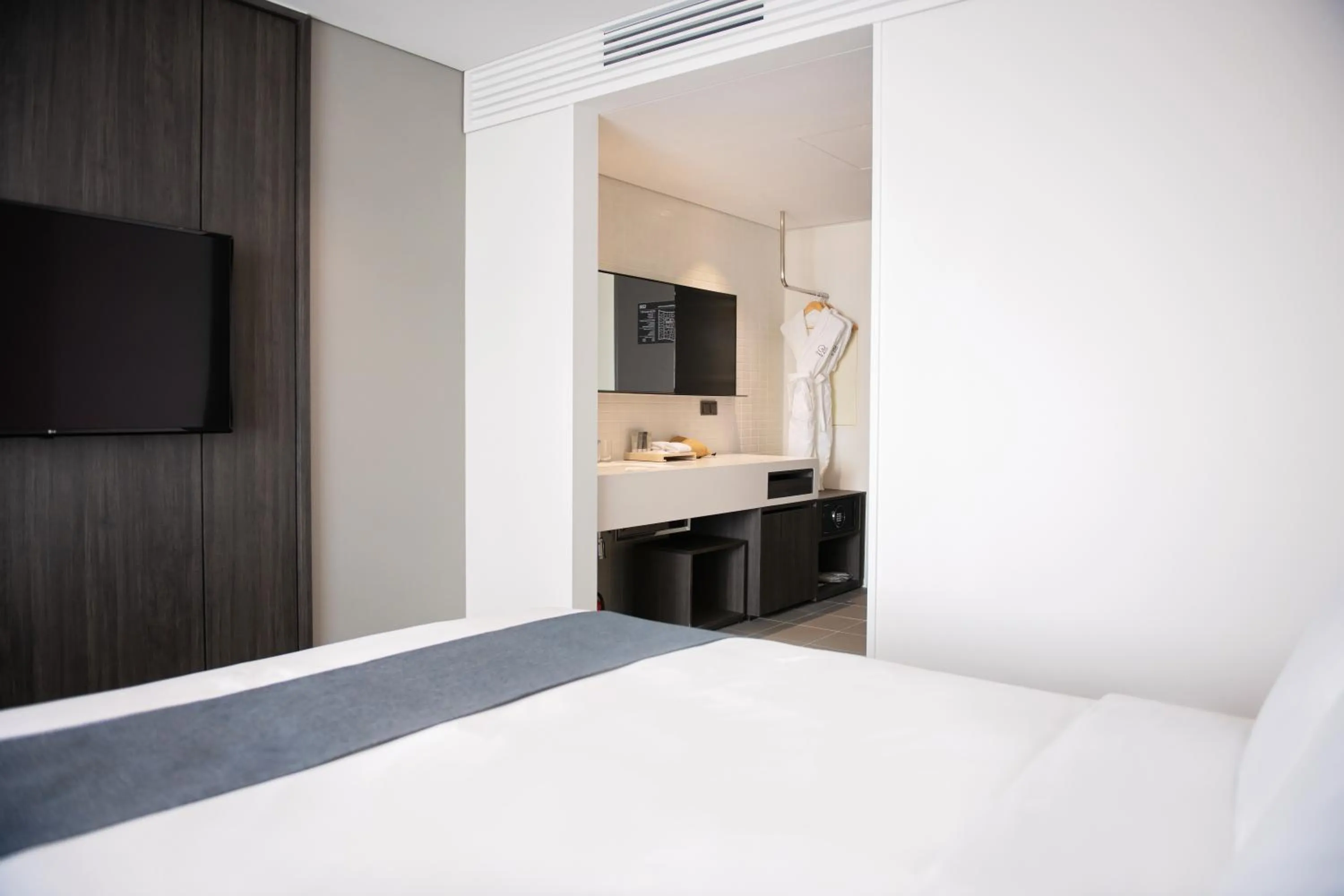 Bed in Orakai Daehakro Hotel, BW Signature Collection