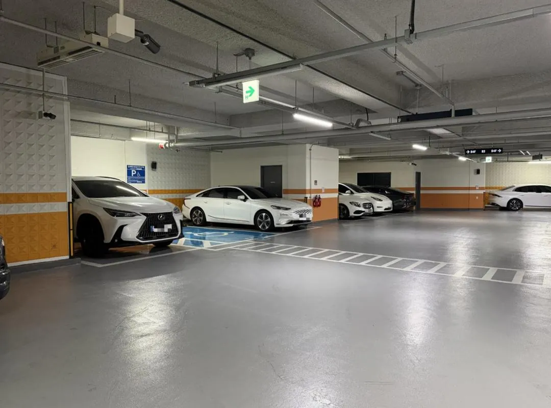 Parking in Orakai Daehakro Hotel, BW Signature Collection