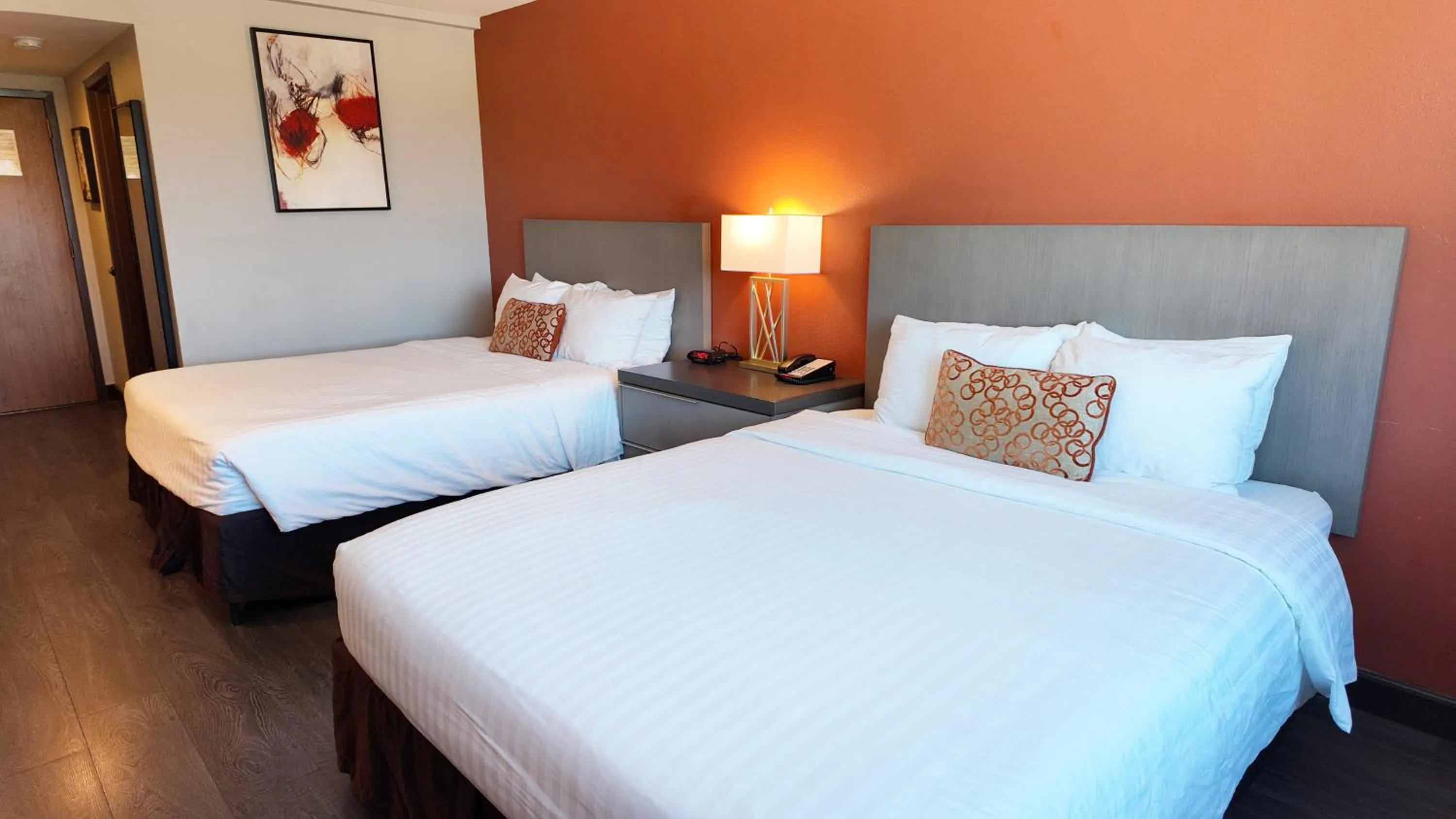 Bed in Lincoln Hotel Monterey Park Los Angeles