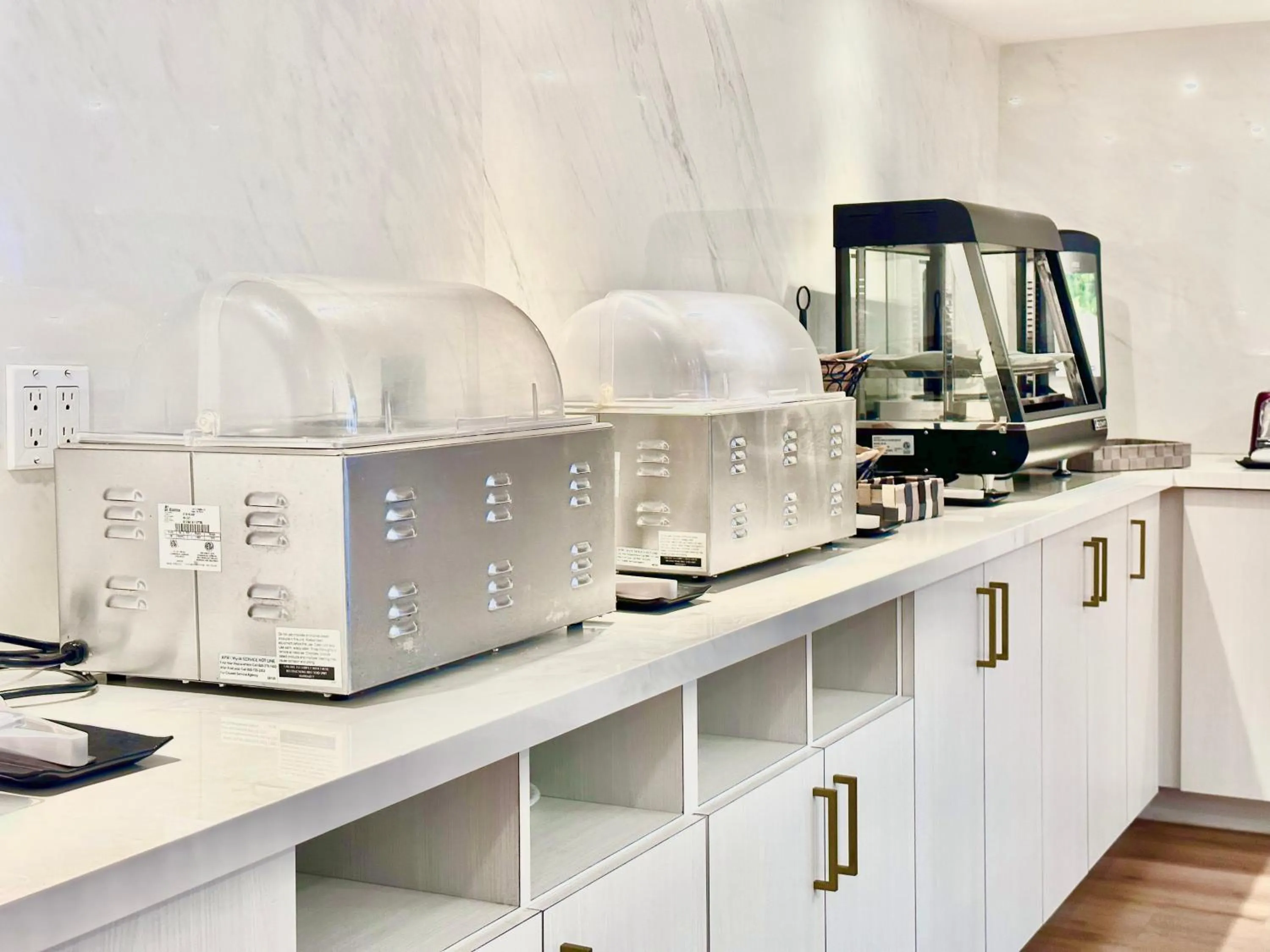 Buffet breakfast in Lincoln Hotel Monterey Park Los Angeles