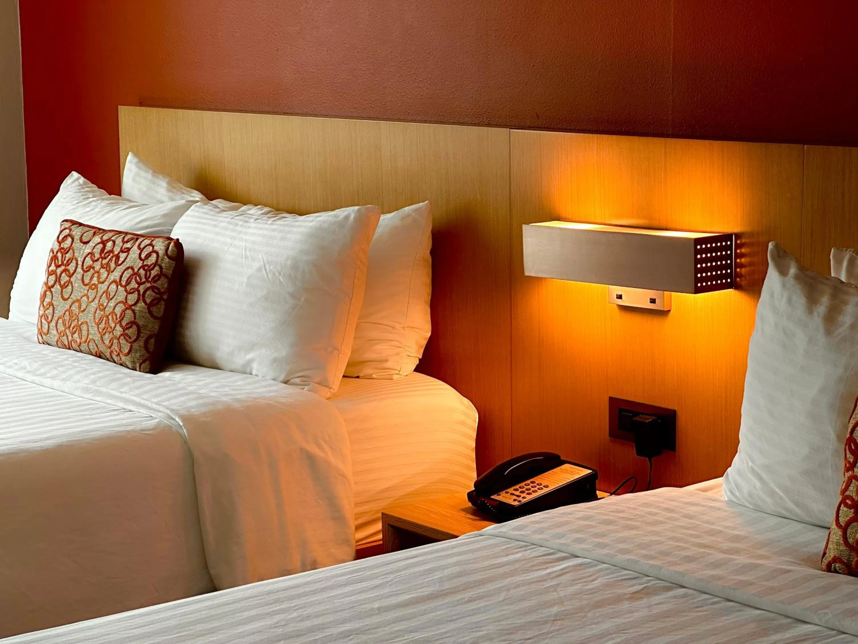 Bed in Lincoln Hotel Monterey Park Los Angeles