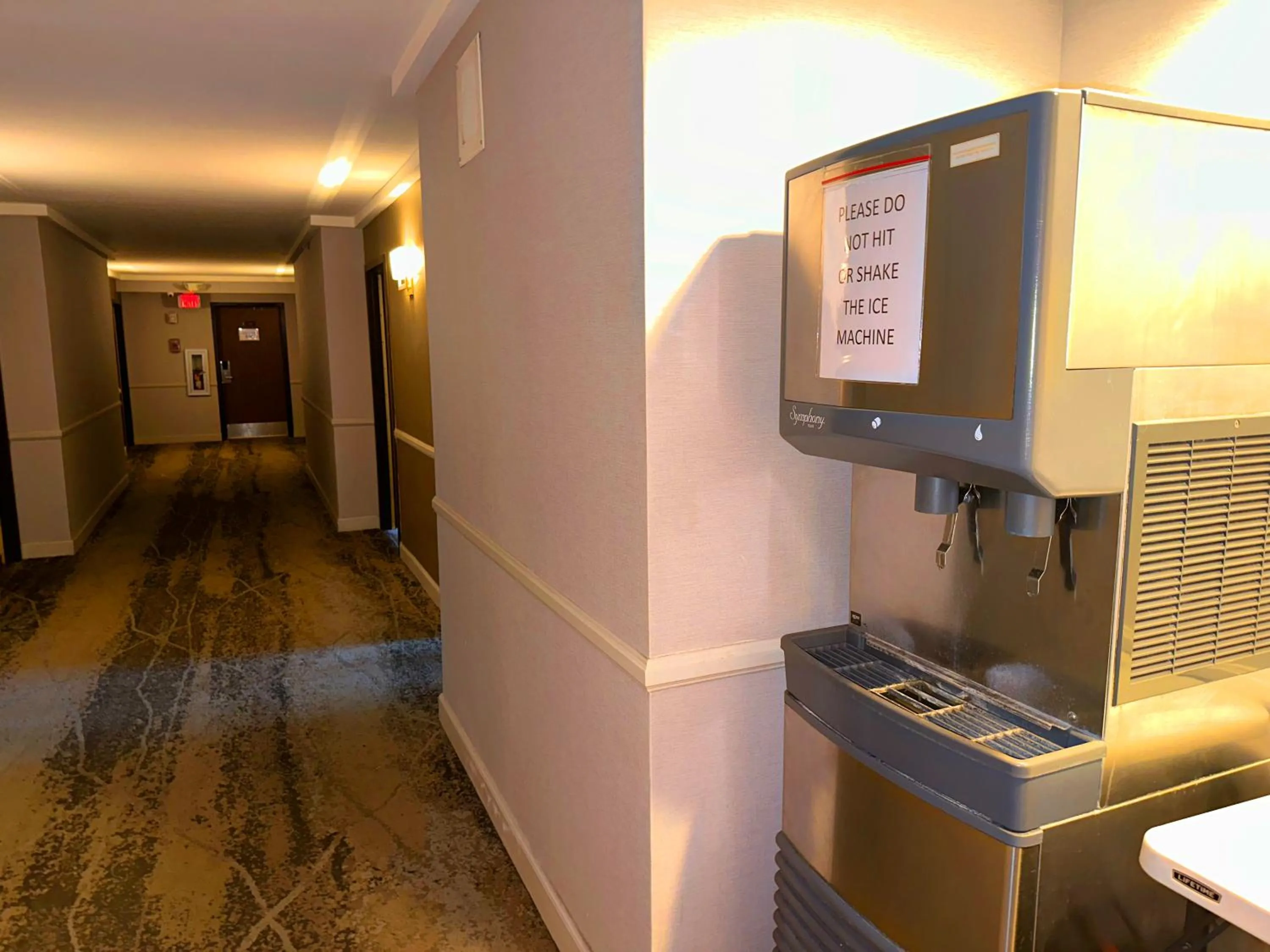 minibar in Lincoln Hotel Monterey Park Los Angeles