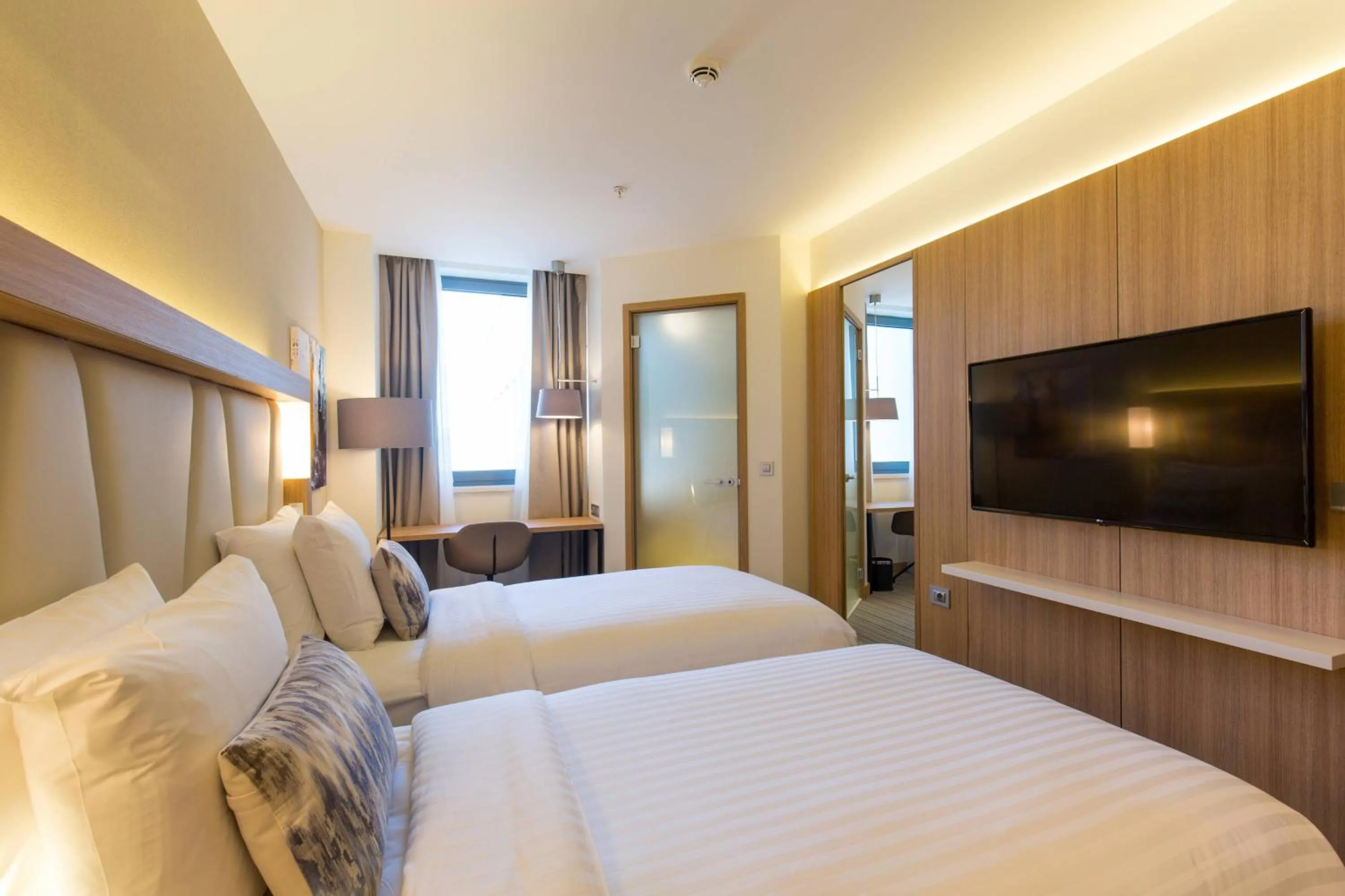 Photo of the whole room, Bed in Courtyard by Marriott Banja Luka