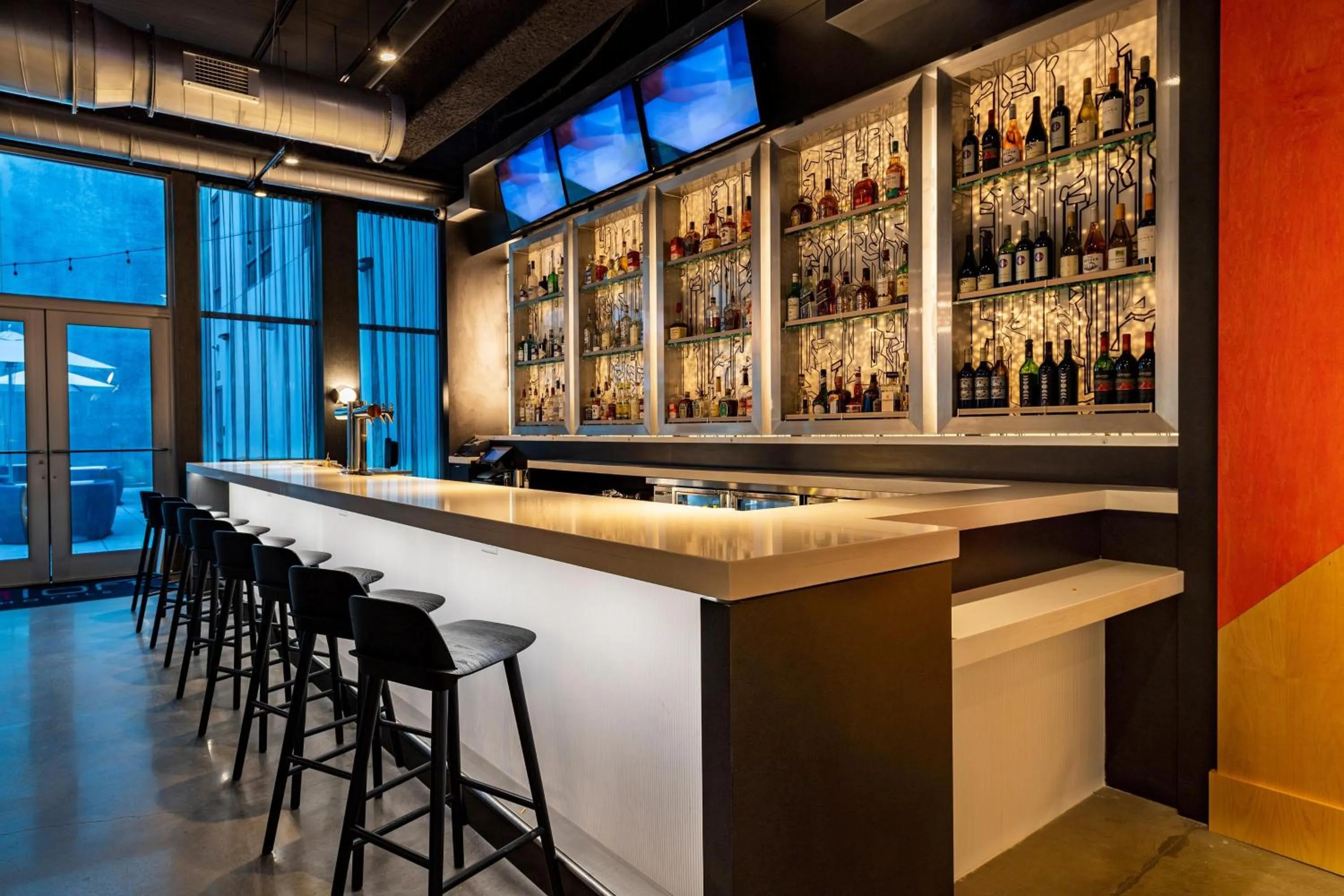Lounge or bar in Aloft Savannah Downtown Historic District