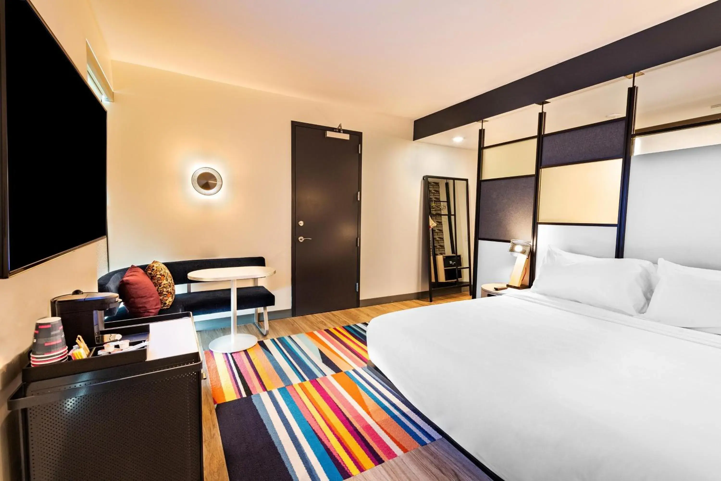 King Room in Aloft Savannah Downtown Historic District King Room in Aloft Savannah Downtown Historic District