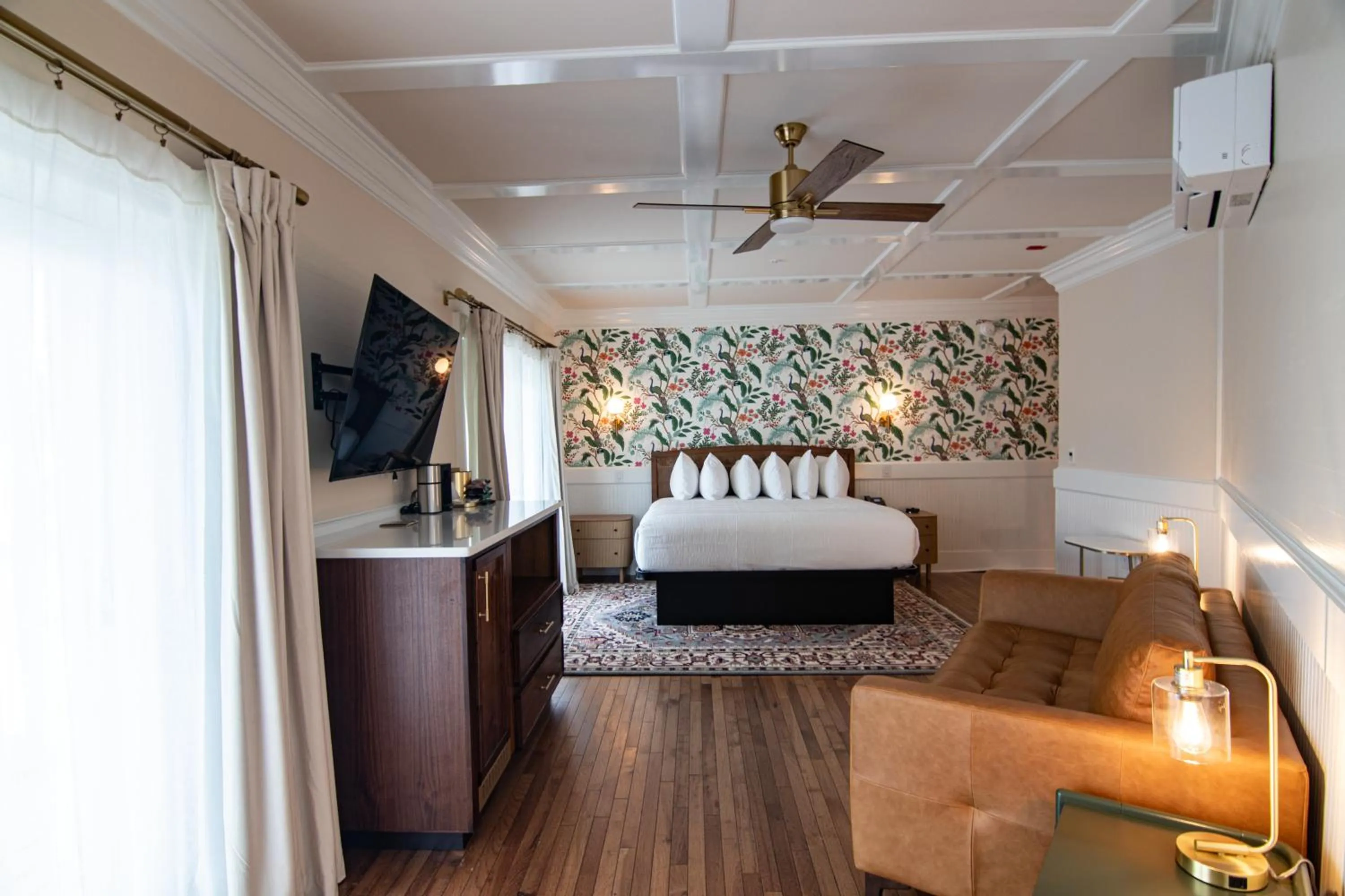 Bed in The Gibson Inn