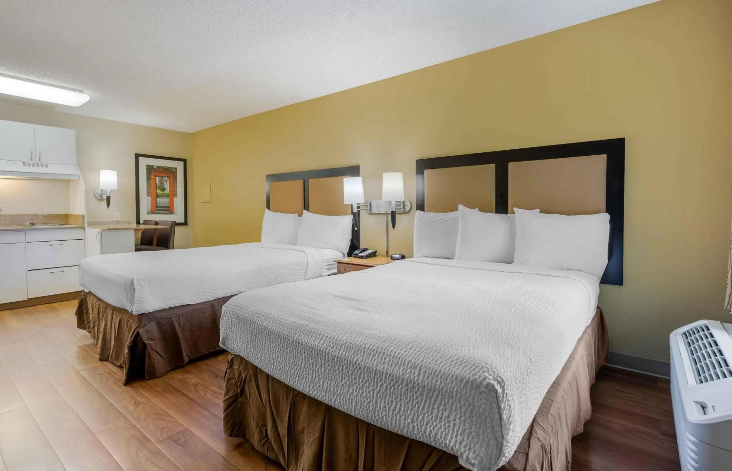 Bedroom, Bed in Extended Stay America Suites - San Jose - Sunnyvale