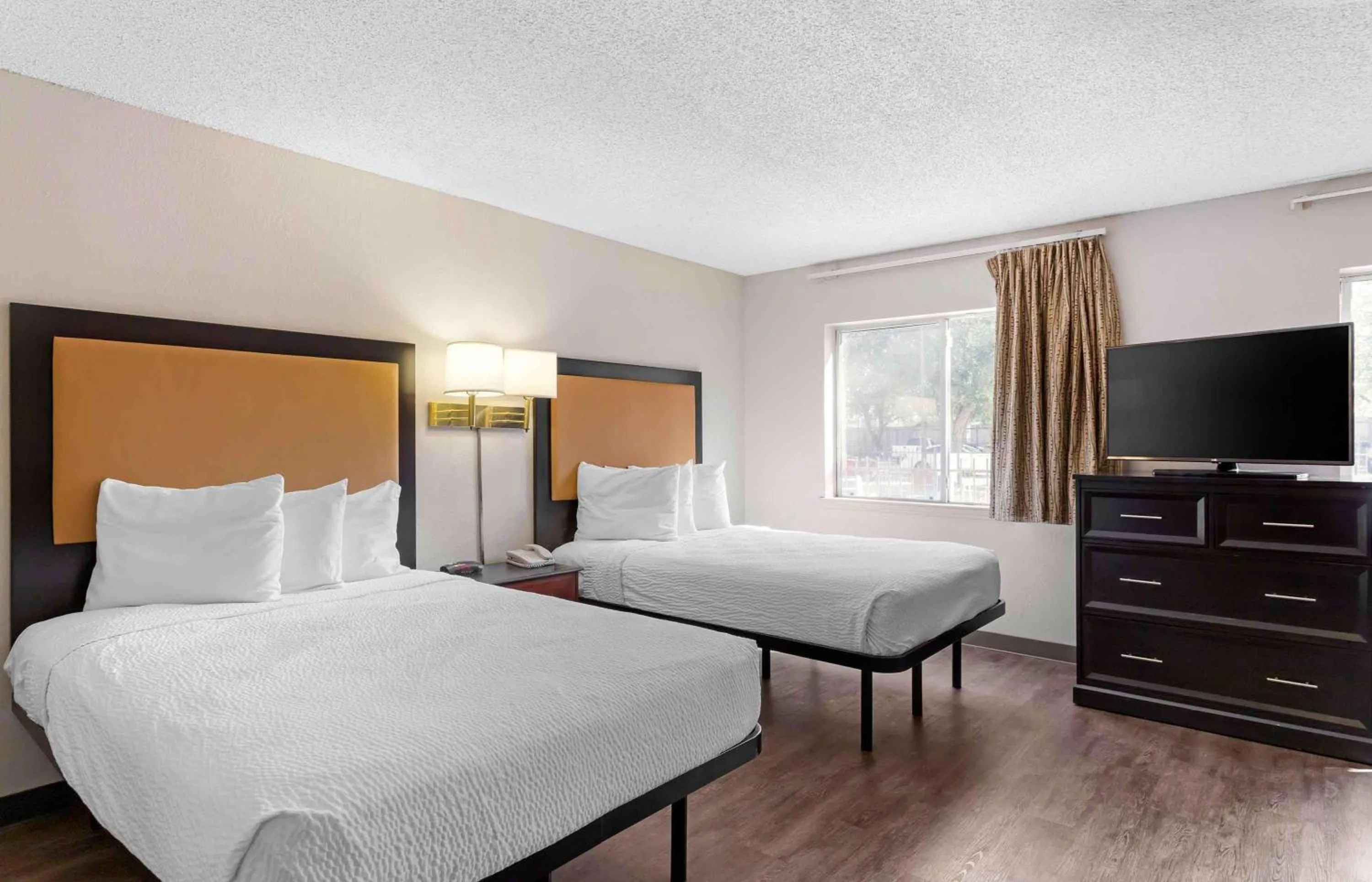 Bedroom, Bed in Extended Stay America Select Suites - Houston - Sugar Land