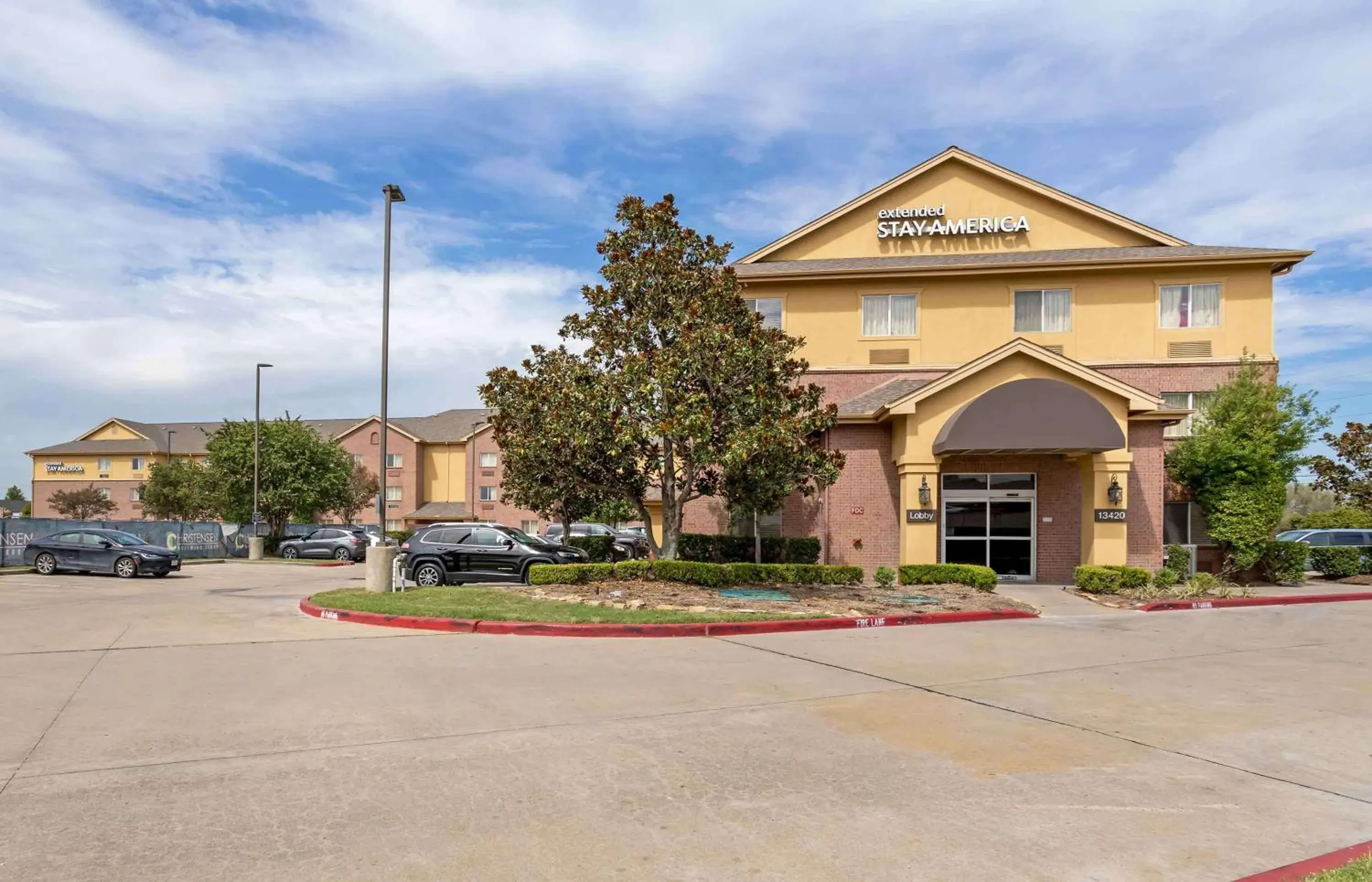Property building in Extended Stay America Select Suites - Houston - Sugar Land Property building in Extended Stay America Select Suites - Houston - Sugar Land