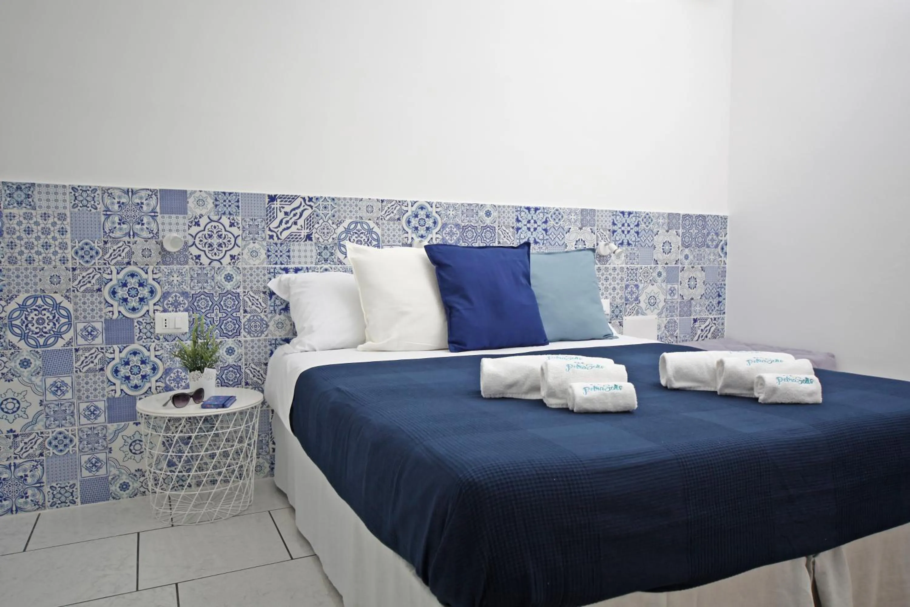 Bedroom, Bed in Petra Solis by Jdvacanze