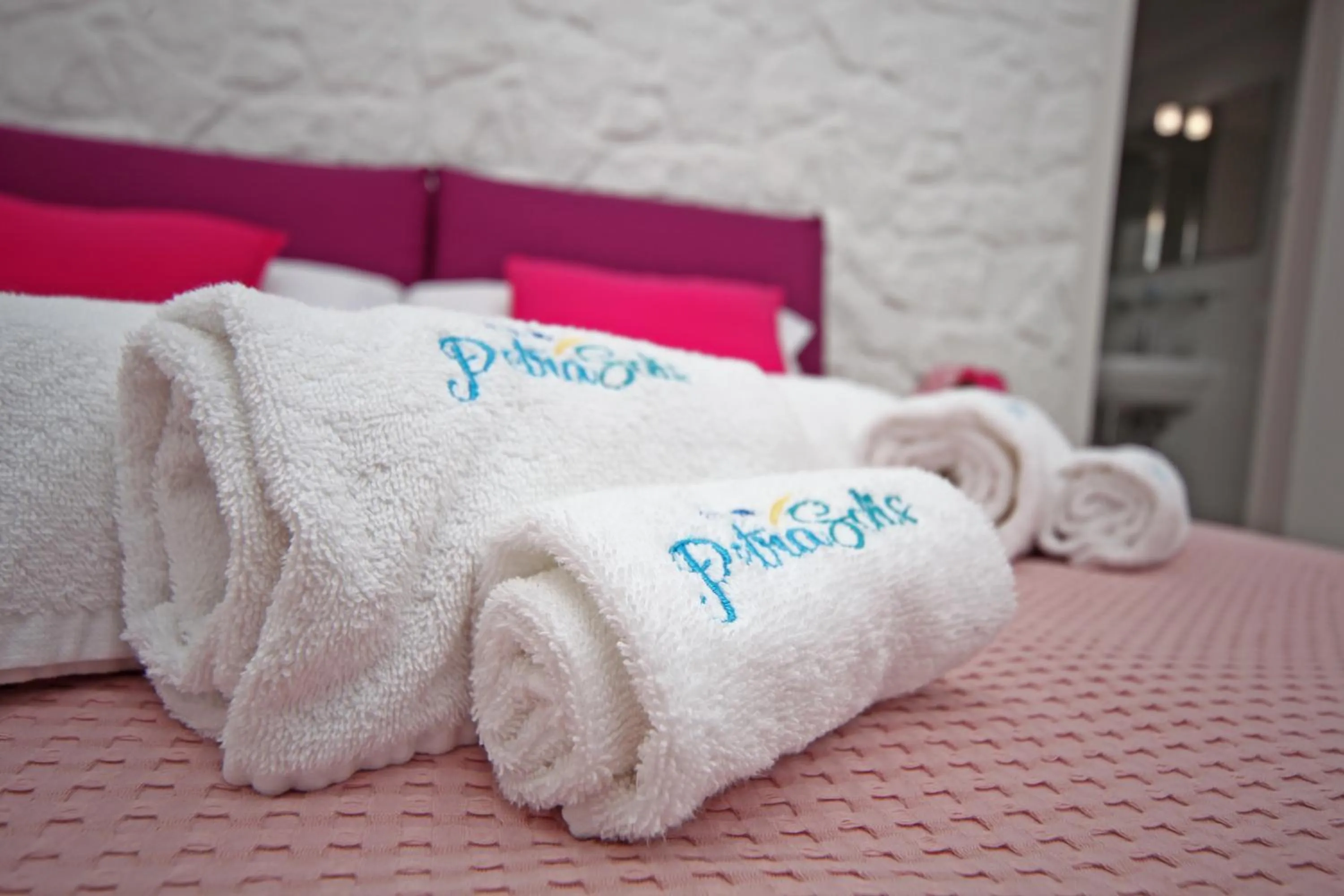 Bed in Petra Solis by Jdvacanze