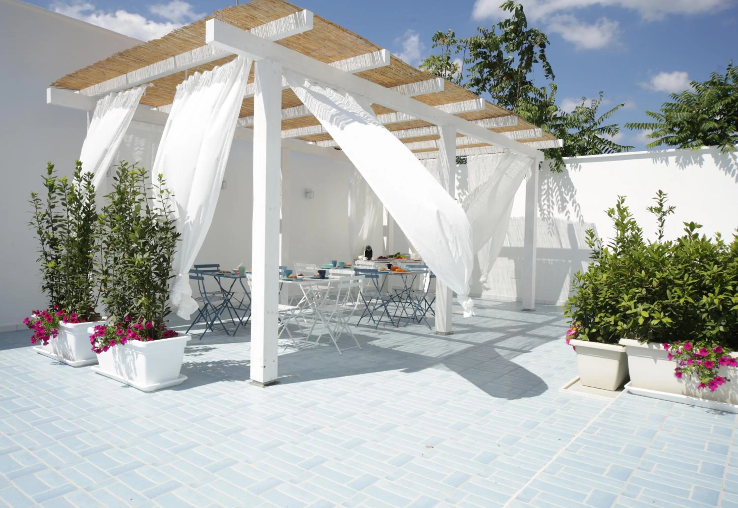 Patio in Petra Solis by Jdvacanze