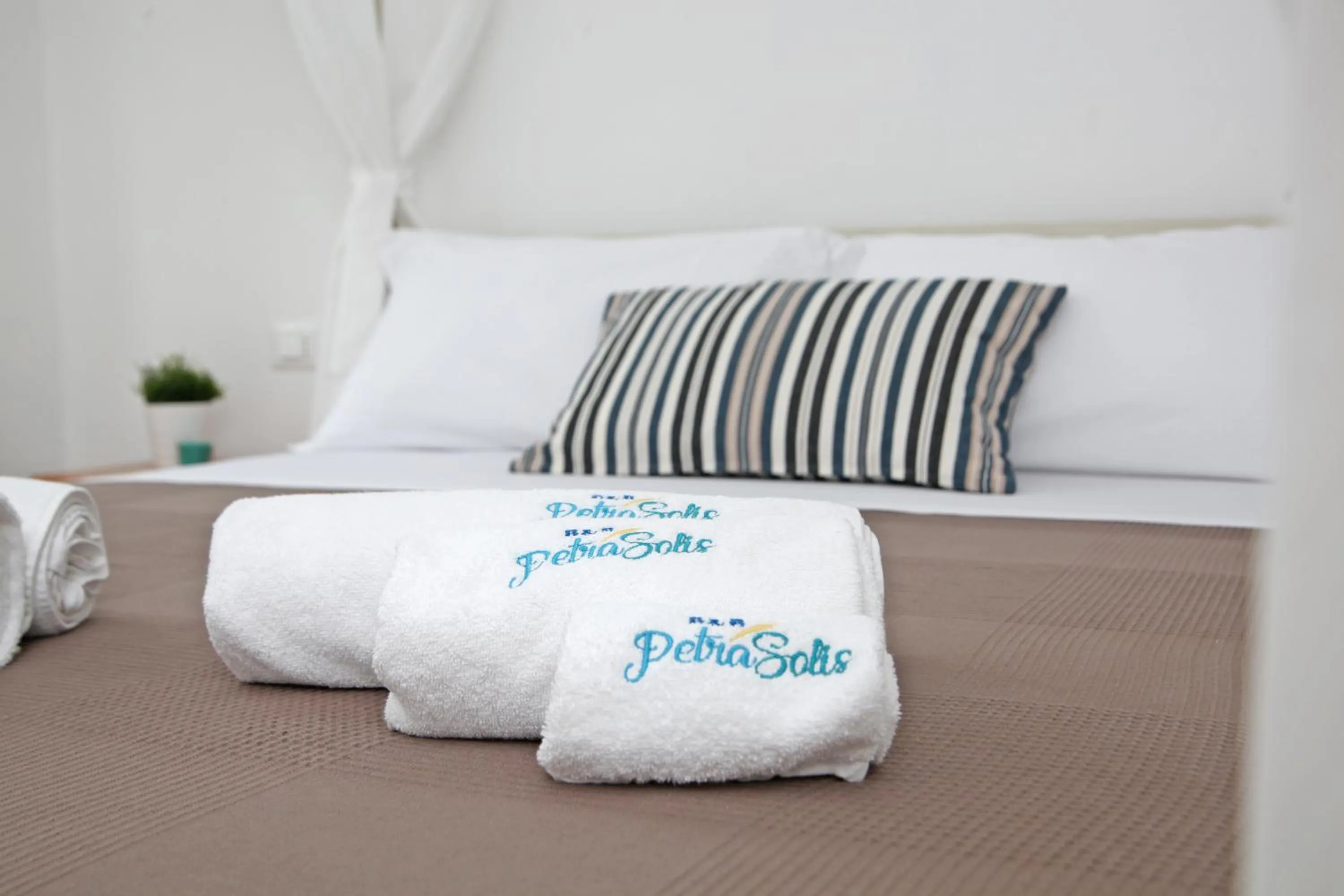 Bed in Petra Solis by Jdvacanze