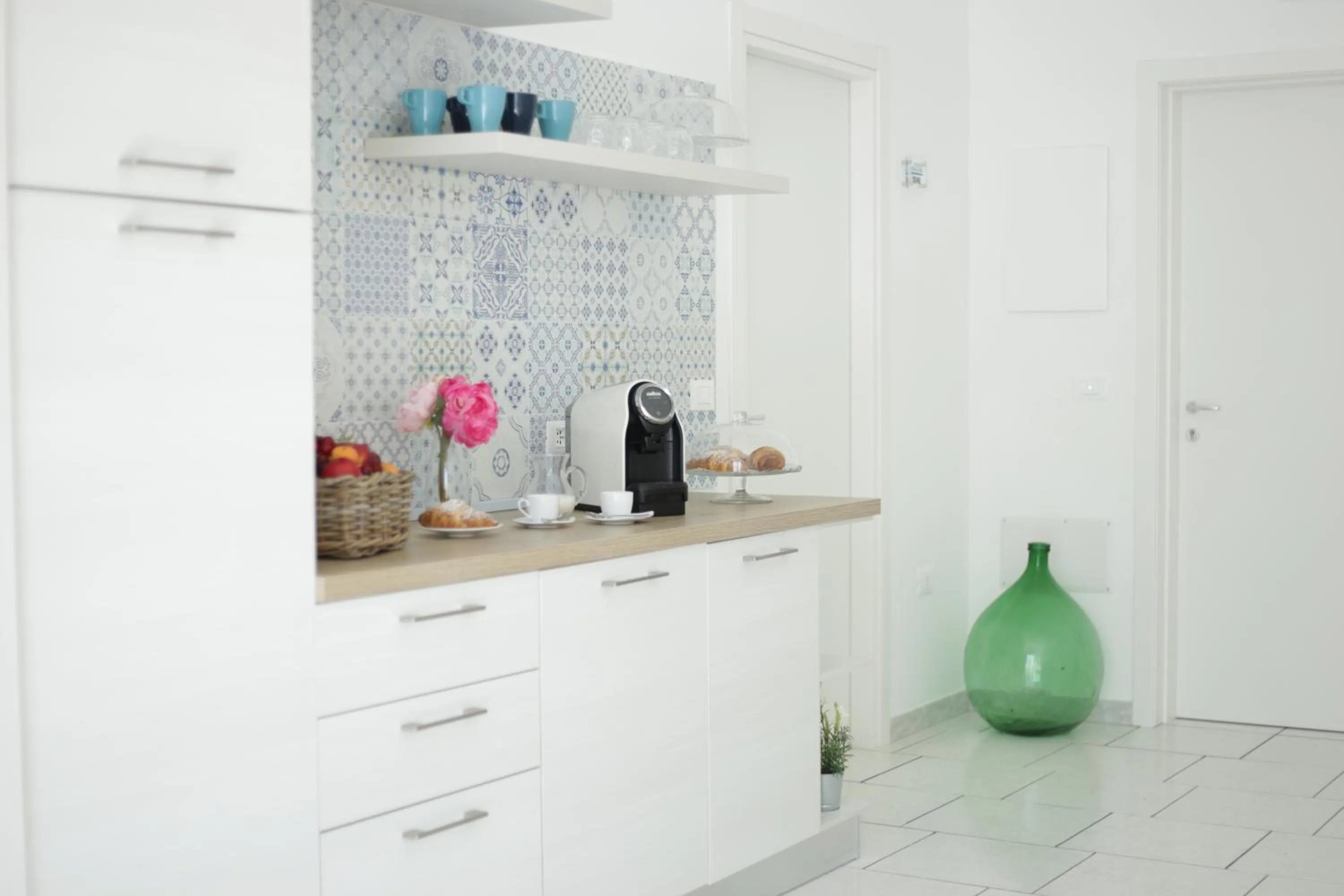 Communal lounge/ TV room in Petra Solis by Jdvacanze