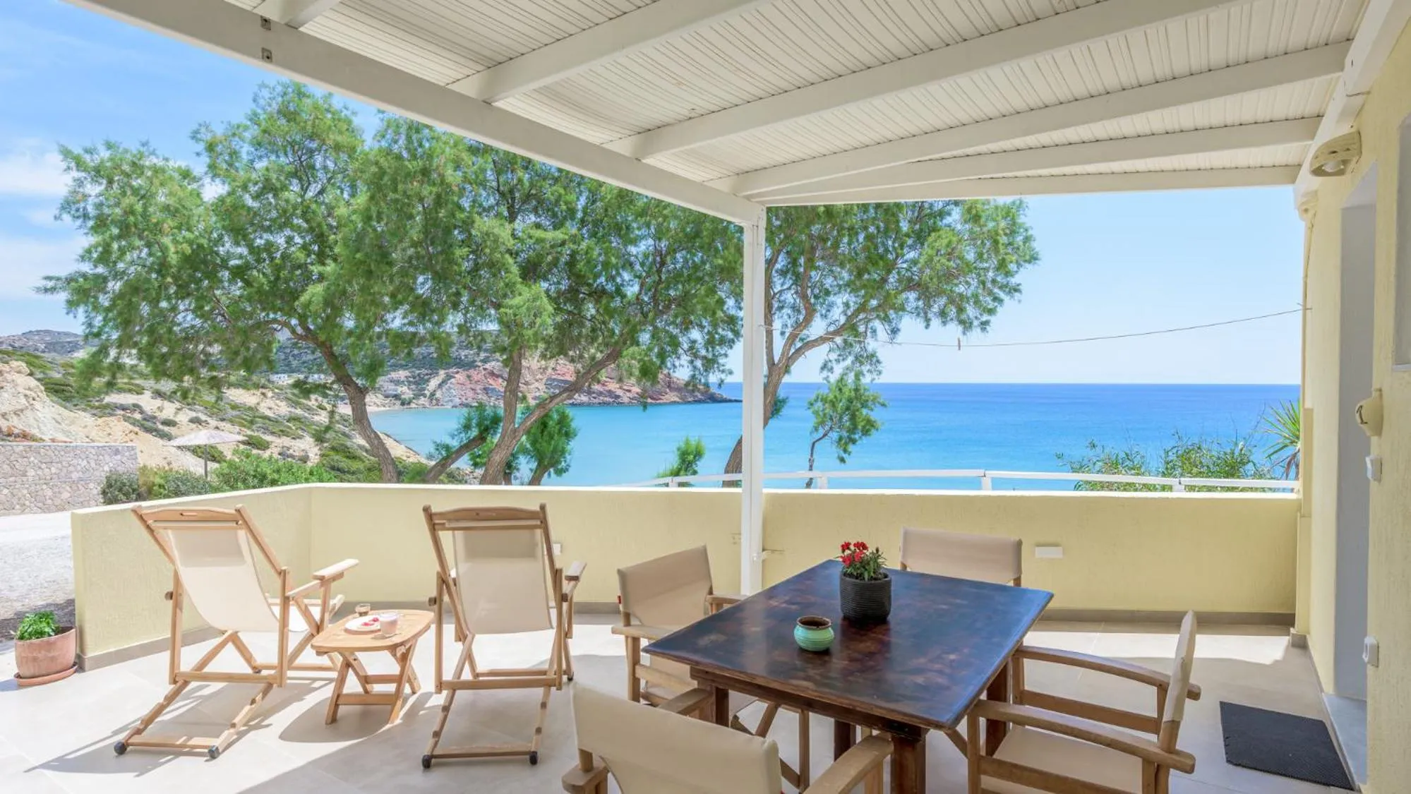 Giourgas Studios & Apartments