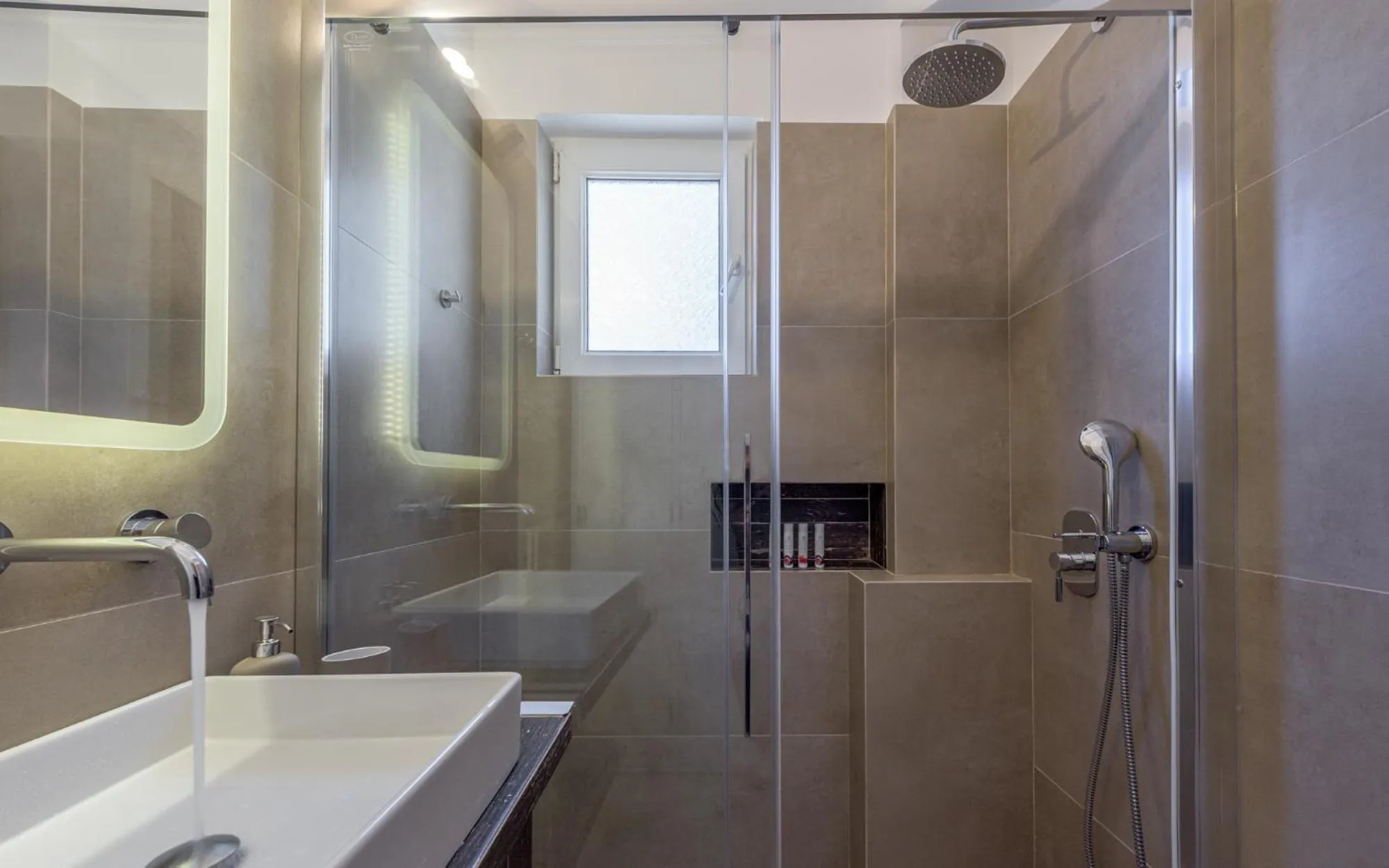 Giourgas Studios & Apartments