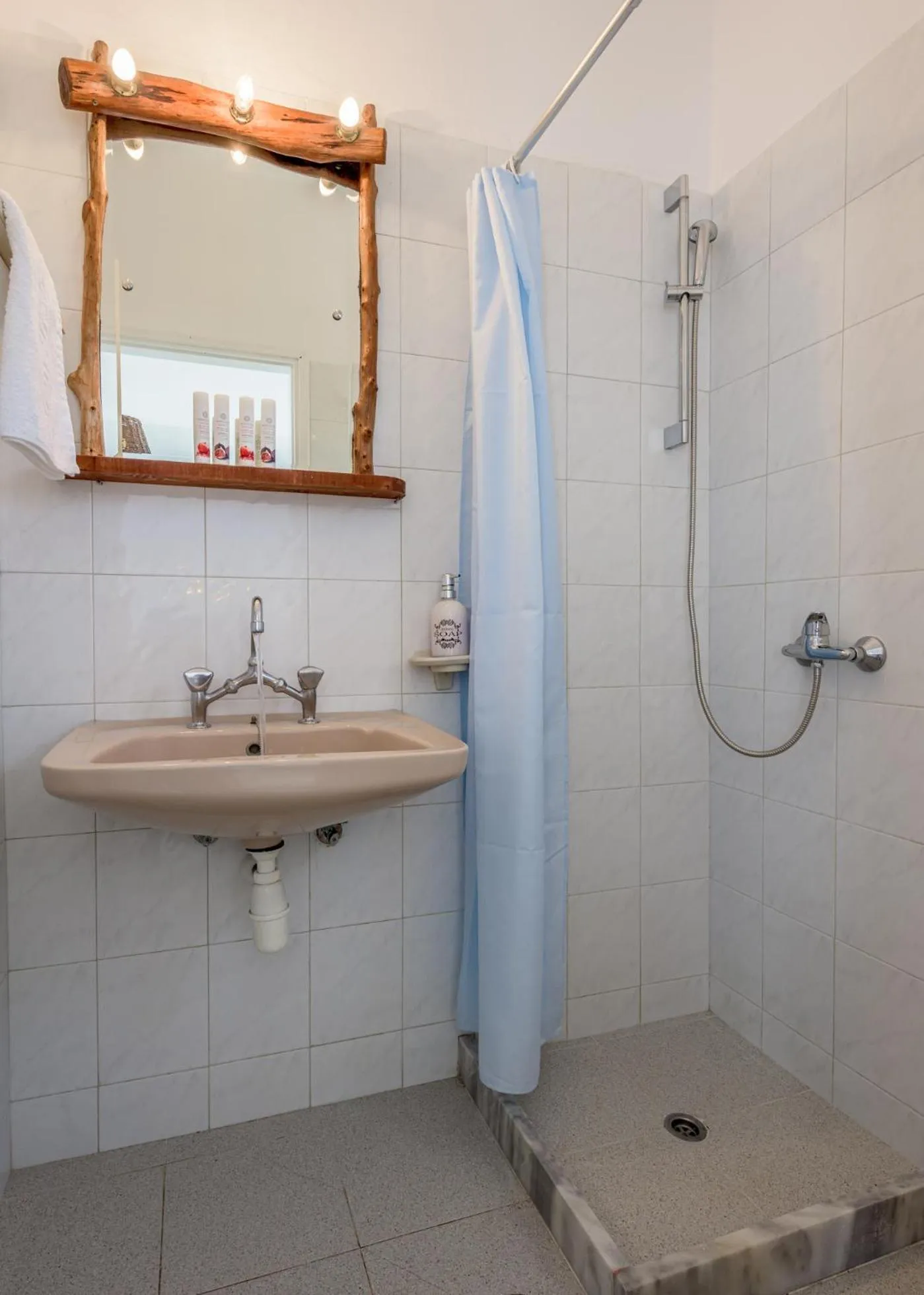 Giourgas Studios & Apartments