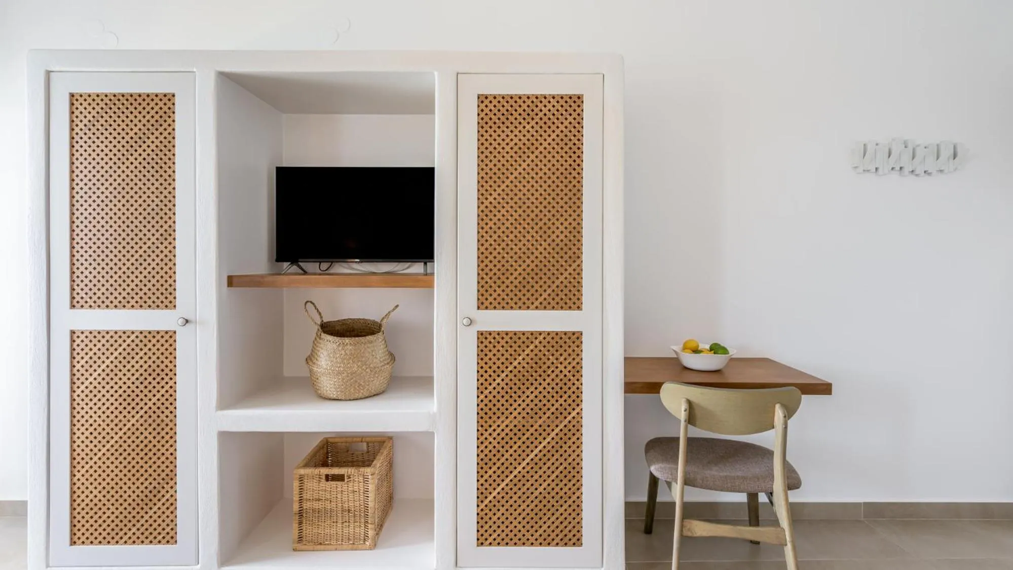 Giourgas Studios & Apartments