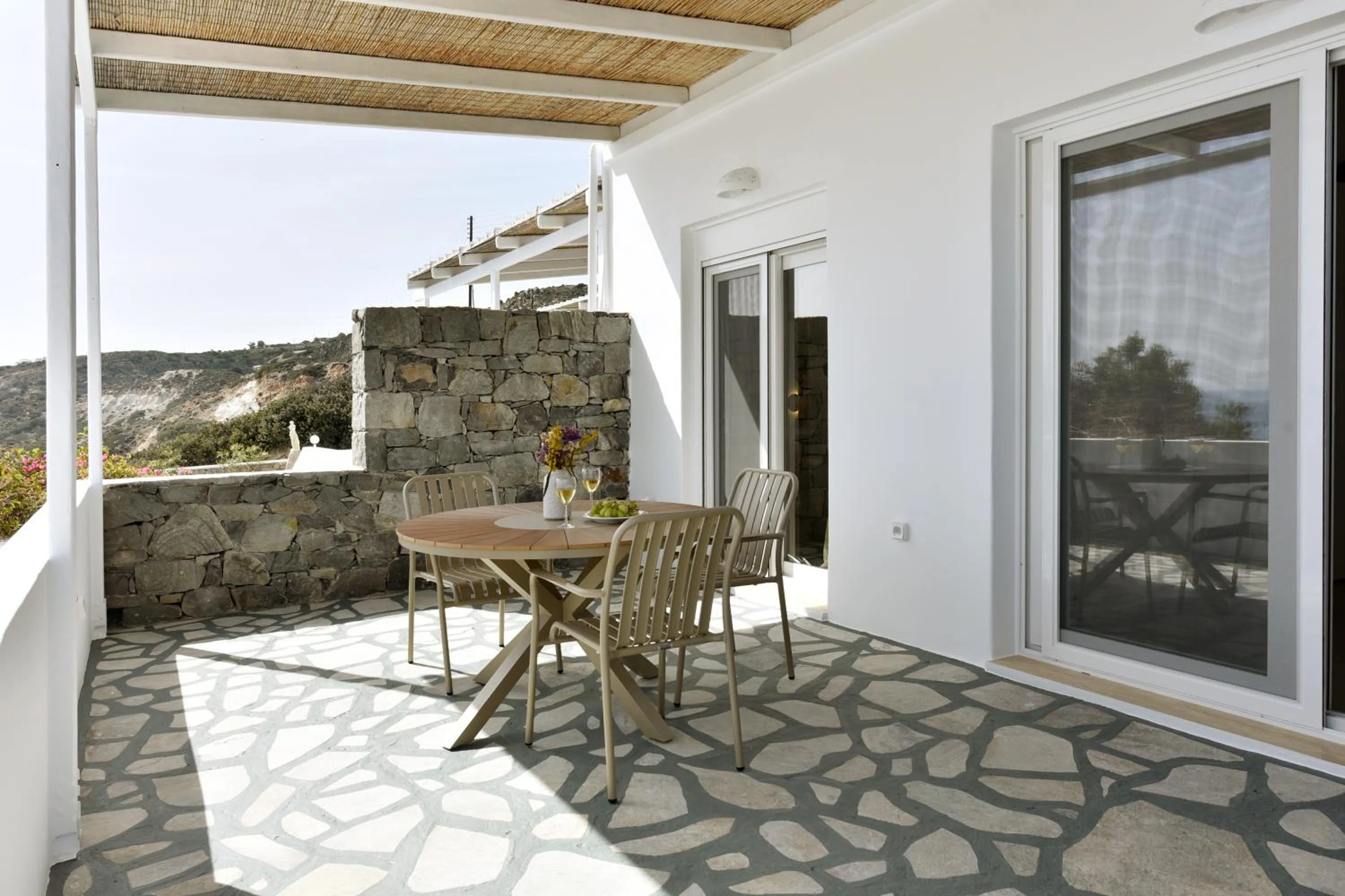 Giourgas Studios & Apartments